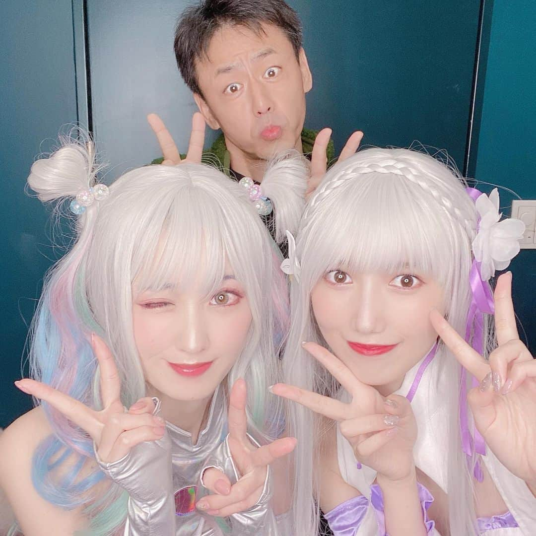 田中菜津美さんのインスタグラム写真 - (田中菜津美Instagram)「YouTubeでコスプレした時の オフショット🥰 . @nanapink_japan さん ありがとうございました🥳 . エミリアとネコどっちの衣装が すきですか？？？ #コスプレ #コスプレイヤー #コスプレ女子 #エミリア #リゼロ #エミリアコスプレ #アニメ」3月1日 20時28分 - natsumitanaka_0810