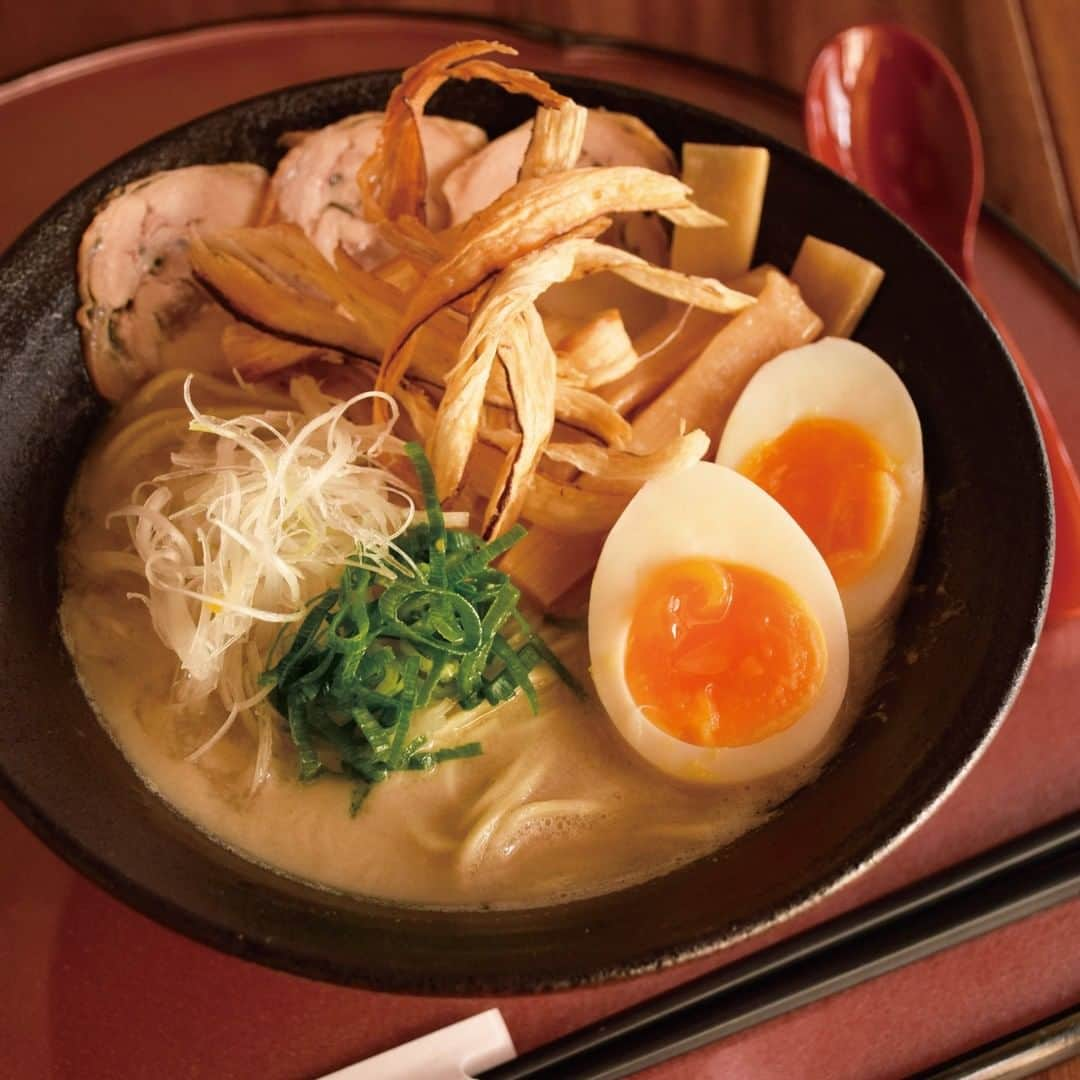 祇園麺処 むらじさんのインスタグラム写真 - (祇園麺処 むらじInstagram)「【3月からの営業時間について】  緊急事態宣言の解除に伴い、 麺処むらじの営業時間が3月より変更になります！  -------------------- むらじ祇園 （平日） 11時30～17時30（ラストオーダー17時） （土日） 11時30～20時（ラストオーダー19時30）  むらじ室町 全日 11時30～20時（ラストオーダー19時30）  つけそばむらじ 前日 10時～19時（ラストオーダー18時30） --------------------  麺処むらじでは様々な感染症対策をし、 皆様にご安心して麺処むらじをお楽しみ頂けるよう、 一同懸命に取り組んでおります。 みなさまのご来店を心よりお待ちしております。  #麺処むらじ #むらじ #祇園 #ラーメンむらじ #ラーメン #京都ラーメン #ラーメン京都 #麺処むらじ #ラーメン大好き #麺スタグラム #麺活 #鳥白湯　 #鳥白湯ラーメン #京都グルメ #京都麺活 #京都のうまいもん #ランチセット #京都 #そうだ京都行こう #kyoto #ramen #ramennoodles #ramenlover #ramen🍜 #kyotojapan #kyototravel #kyototrip」3月1日 11時31分 - ramen_muraji