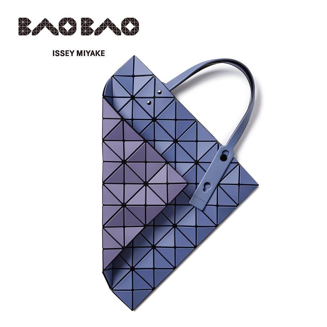 のインスタグラム：「【NEW ITEM】LUCENT W COLOR  RELEASE MONTH March, 2021 *By country RELEASE MONTH may be different.  #baobaoisseymiyake #baobao #isseymiyake #totebag #lucentwcolor #ss21」
