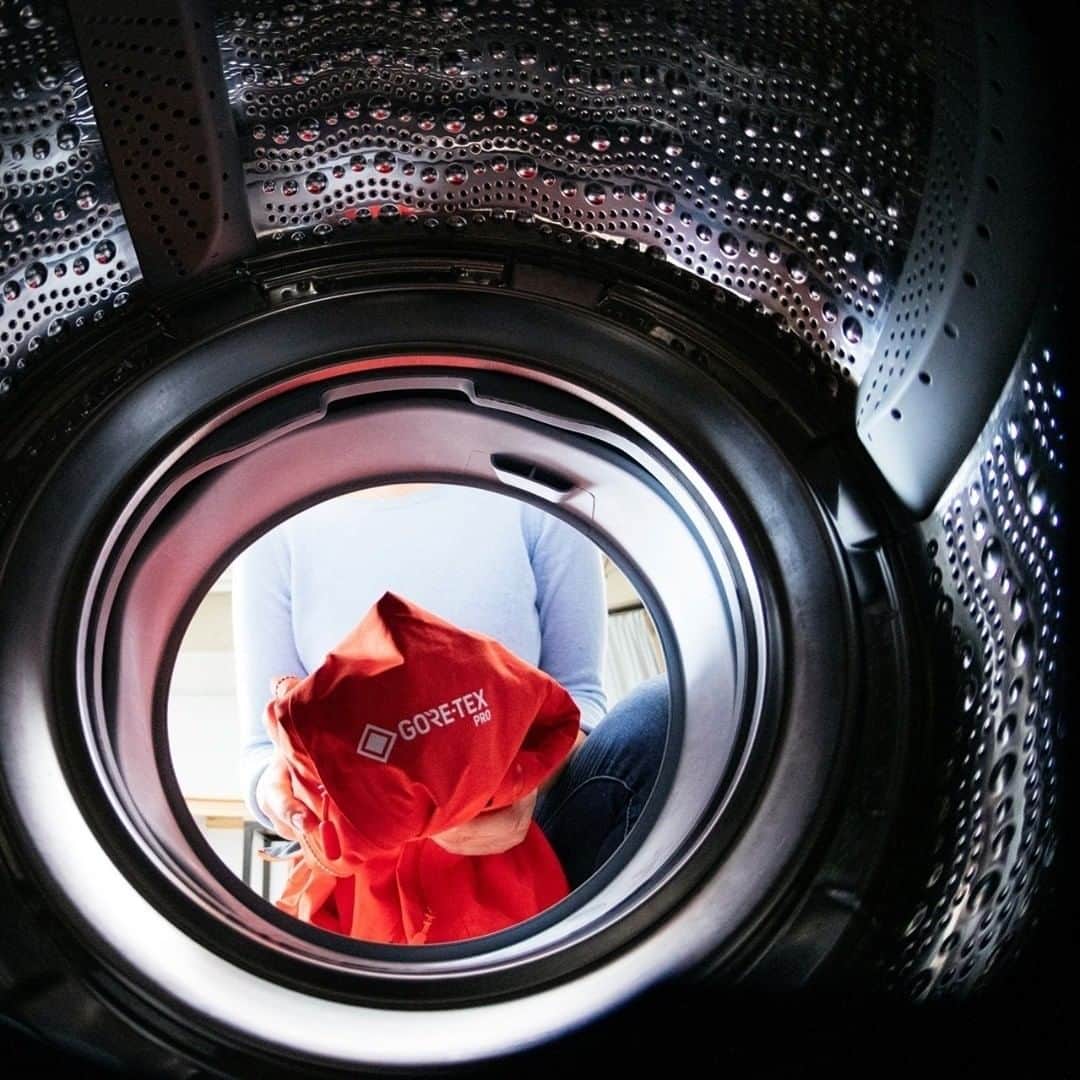 GORE-TEX Products JPさんのインスタグラム写真 - (GORE-TEX Products JPInstagram)「こまめな洗濯でウェアのパフォーマンスを維持。  #goretex #ゴアテックス #アウターウェア #ゴアテックス洗濯 #washing」3月1日 12時05分 - goretexjp