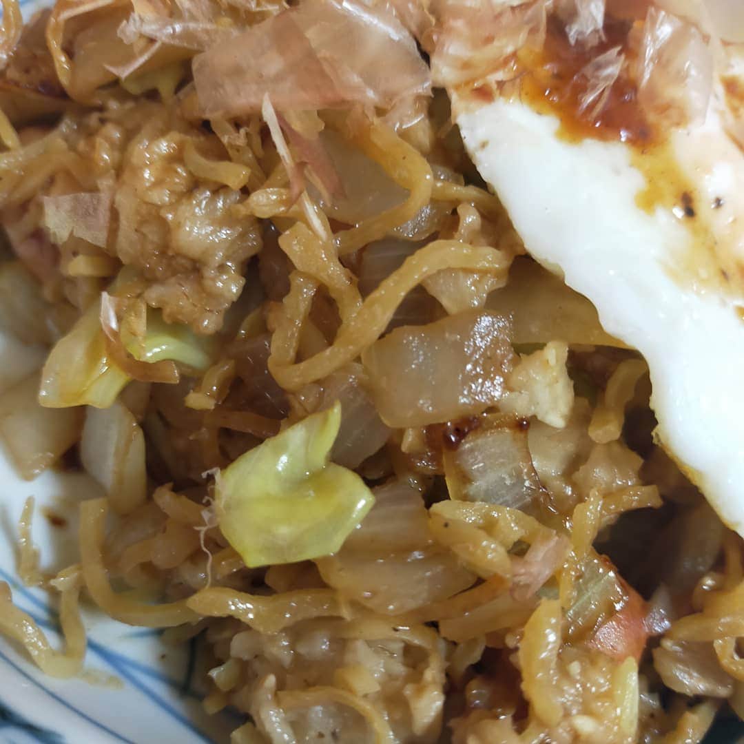渡辺智子さんのインスタグラム写真 - (渡辺智子Instagram)「オートミールと こんにゃく麺で そば飯。これからジムへ！」3月1日 12時10分 - marvelous__tomoko_watanabe