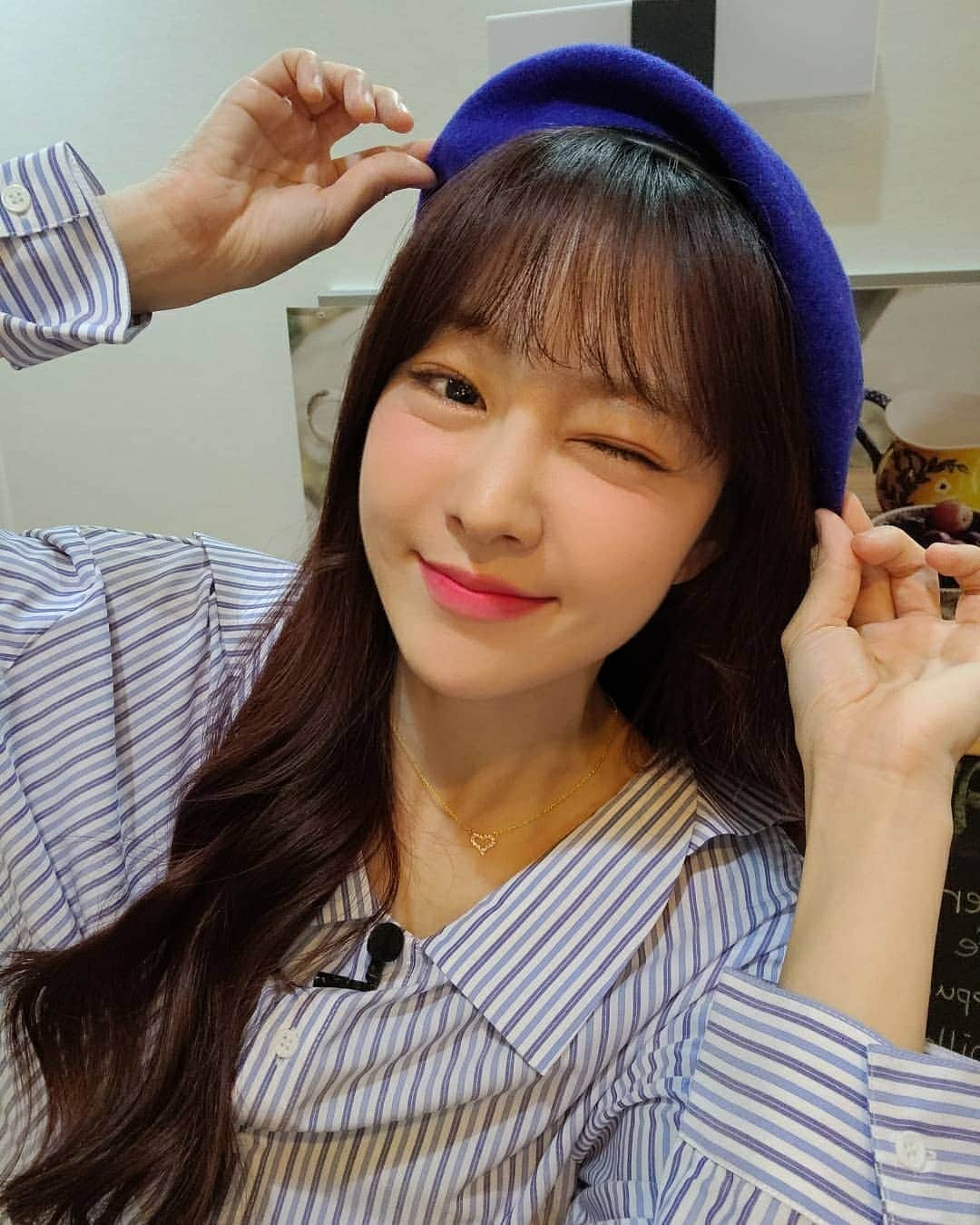 LABOUMさんのインスタグラム写真 - (LABOUMInstagram)「[#유정] 비 내리는 날☔ 라떼들도 맛점해용💕  #라붐 #LABOUM #YUJEONG」3月1日 12時14分 - officiallaboum