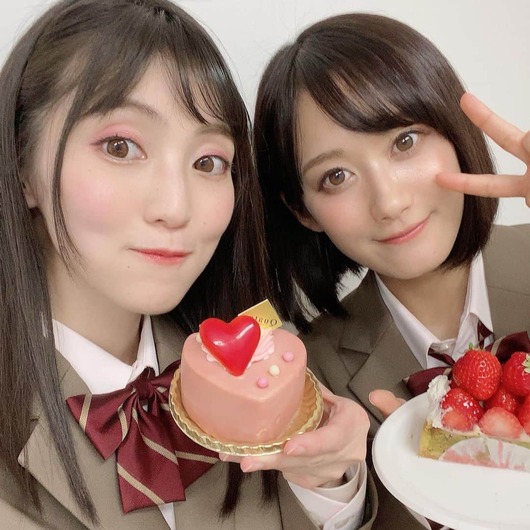 のインスタグラム：「今日は！ 南早紀ちゃんのYouTubeチャンネルに お邪魔します〜✨ YouTubeライブ！！ 嬉しい〜とても楽しみです😍  ということで、先日の朗読劇の写真📸 81チームでの朗読劇、楽しかったなぁ… なんかやっても絶対拾ってくれる安心感と信頼感✨  そう、みなみと一緒に朗読劇に出演するって 実は今まで中々なかったから すごく嬉しかったのですよ🥲💓  また一緒にお芝居したい！！  今日はよろしくね☺️💓  ＃南早紀 ＃チョコレートはミツの味 ＃と、 ＃関係ないけど ＃梅の花が綺麗でした。 ＃おすそわけ。」