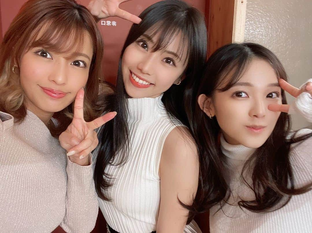 鈴木ふみ奈さんのインスタグラム写真 - (鈴木ふみ奈Instagram)「りなちゃんとじゅんちゃんと大好きなうしごろからのサウナに行ってきたよ❤️  最近サウナ好き🧖‍♀️  安定のうしごろは美味しいお肉沢山頂きました✨✨  #うしごろ #焼肉 #恵比寿 #橋本梨菜 ちゃん #天木じゅん #鈴木ふみ奈」3月1日 12時30分 - fuminasuzuki