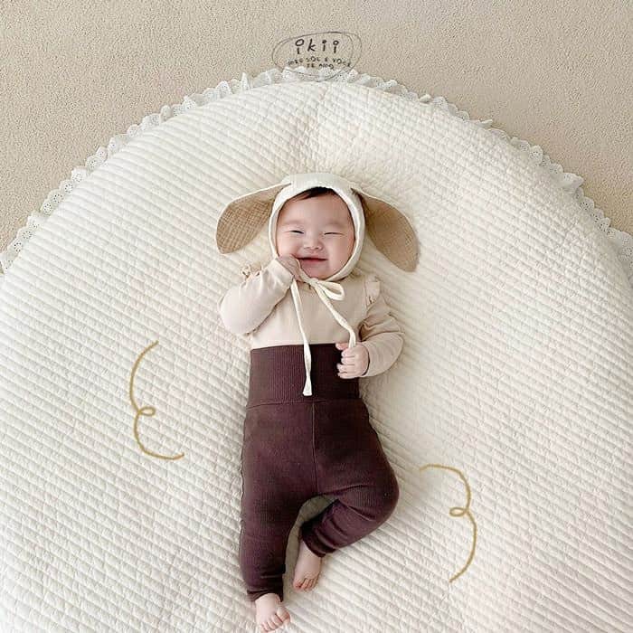 こども達をラブリーにさせる韓国子供服ですー☀さんのインスタグラム写真 - (こども達をラブリーにさせる韓国子供服ですー☀Instagram)「. new color release♪ ☑【ikii】お腹すっぽりウエストレギンス . #ikii21spring . . . 大人気のお腹すっぽりレギンスに なんと一気に5colorも新色の登場です♪ . しかも当店限定color「beige」も ご用意しました♡ . . 伸縮性のあるやわらかなコットン素材で なんといってもハイウエストなのが嬉しい。 babyもリラックスして着られます♪ . お腹が冷えることもないので ママも安心♪ . シンプルで使いやすいので ヘビロテ間違いなしのアイテム。 在庫が豊富な今、ぜひご覧くださいませ。  . . ..  ~~~~~~~~~~~~~~~~~~~~~~~ 税込み価格:￥１２９０ size:7０ｃm～8０ｃm color：8c ~~~~~~~~~~~~~~~~~~~~~~~  . . . .  .  . . .  . . . . . . . . . . .  #韓国子供服 #マリンキャッスル #くすみカラー #ニュアンスカラー #女の子ママ #男の子ママ #こども服 #ベビー服 #こどものいる暮らし #保育園着 #幼稚園着 #コドモノ #おしゃれママさんとつながりたい #定番コーデ #韓国こども服 　#産休　#育休　#モニタープレゼント　#春夏ファッション　#marinecastlewear #springsummerkidswear 　　#韓国ファッション　　#2021春夏アパレル　#プチプラコーデ　#赤ちゃんのいる暮らし　#ゆるだぼコーデ #21spring #入園入学　#ナチュラルコーデ」3月1日 12時47分 - marinecastle_kids