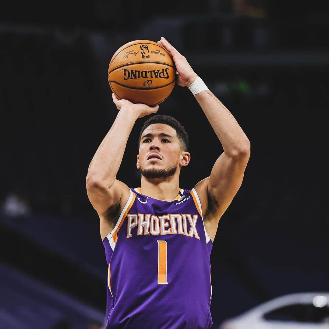 フェニックス・サンズさんのインスタグラム写真 - (フェニックス・サンズInstagram)「@dbook scored 21 points in the 3rd quarter. That’s the most by a Phoenix Sun in any quarter this season.  Book also now has his and the team’s season-high for points in a game.  #BeLegendary」3月1日 12時55分 - suns