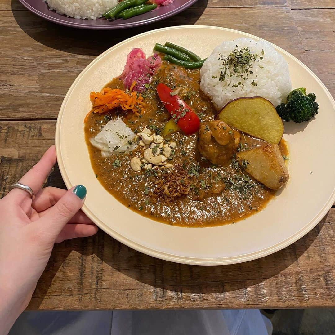 長谷川瑞佳のインスタグラム：「ずっと行きたかったカレー屋さん🍛  #下北沢 #下北沢カフェ #下北沢グルメ #下北沢ランチ #カレー#mikazukicurrysamurai」