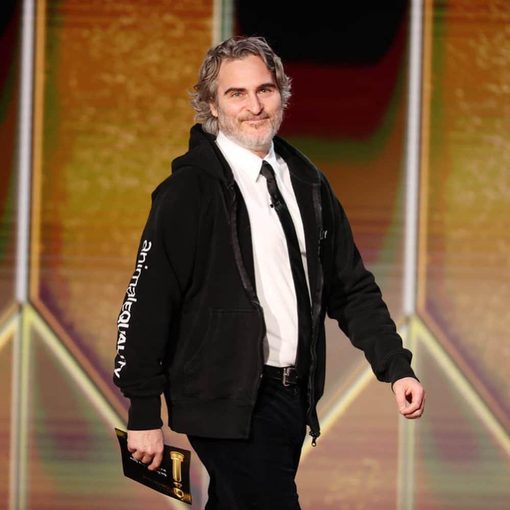 Just Jaredさんのインスタグラム写真 - (Just JaredInstagram)「#JoaquinPhoenix presents @andradaymusic with Best Actress in a Drama Film at the @goldenglobes ceremony.  He wore a message on the sleeve of his hoodie - ANIMAL EQUALITY!  #GoldenGlobes #Globes Photos: NBC」3月1日 14時02分 - justjared