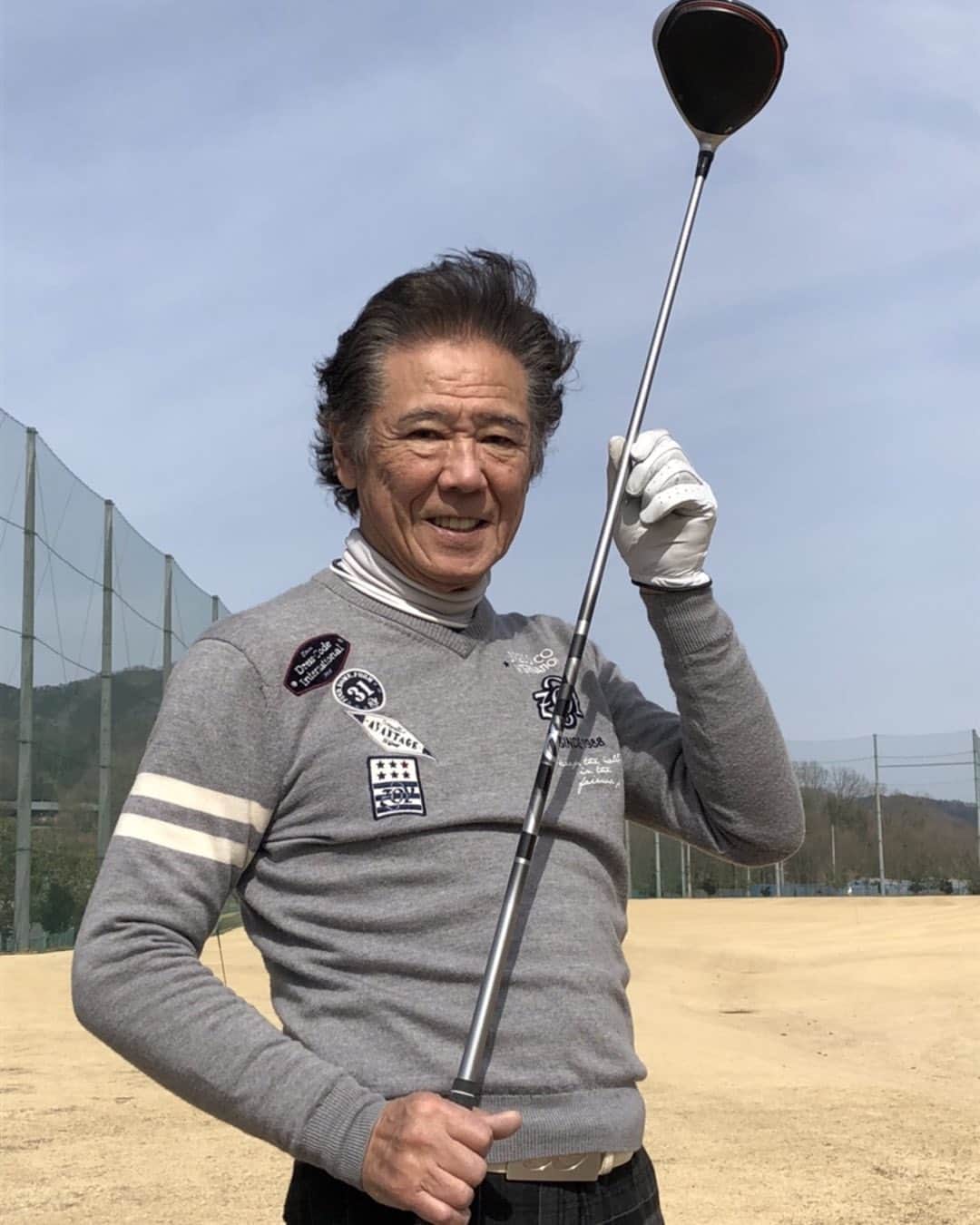 西岡徳馬のインスタグラム：「グラファイトデザインテストセンターで、トラックマンを使い色んなシャフトのうち比べをした 私は、ドライバーはＧシャフトが一番良かった10〜15ヤードは飛んでる！ アイアンは、四月過ぎ発売の新製品が抜群に良い‼️ 楽しみです♪♪♪」