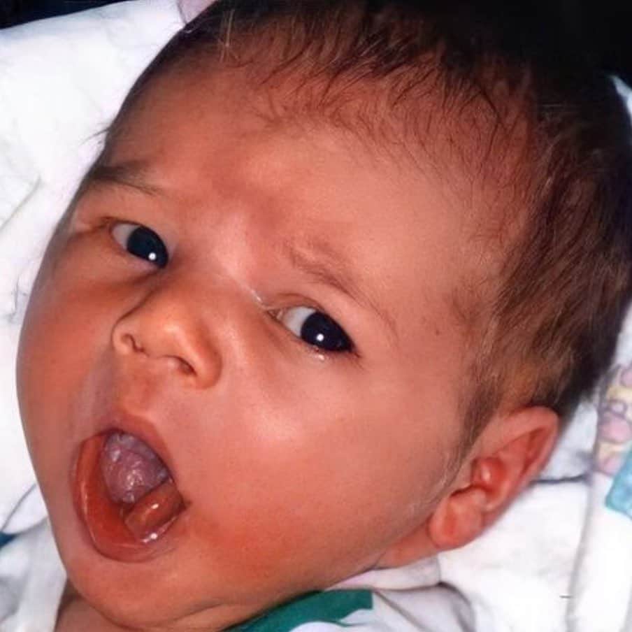 のインスタグラム：「Baby me 27 years ago」