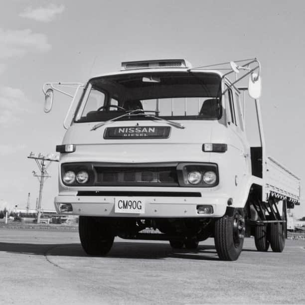 ＵＤトラックスさんのインスタグラム写真 - (ＵＤトラックスInstagram)「. Truck of the week: Condor When the oil shock hit in 1973, calls grew for fuel-efficient mid-duty trucks. Ready to respond, UD Trucks developed a series of mid-size  4-ton to 4.5-ton payload trucks, which culminated in the launch of the Condor brand in May 1975. . 今週のトラック：コンドル 1973年にオイルショックが発生したことで、燃量消費の少ない中型トラックを求める声が高まりました。これに応えて、4～4.5トン積みの中型トラックの開発を進め、1975年5月に発売したのがコンドルです。 .  #UDTrucks #UD #trucks #TruckOfTheWeek #MDT #Condor #はたらく車」3月1日 15時00分 - udtrucksjp
