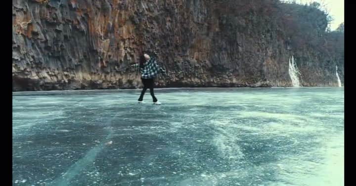 金海珍のインスタグラム：「이번에 KBS2 <환경 스페셜> "예고편"에도 제 스케이팅 영상이 담겼습니다ㅎㅎ . 환경스페셜에 제가 출연하지는 않지만 지구 환경과 관련된 다양한 이야기들이 다뤄질 예정이라고 하네요 :) . #KBS #환경스페셜 #예고편」