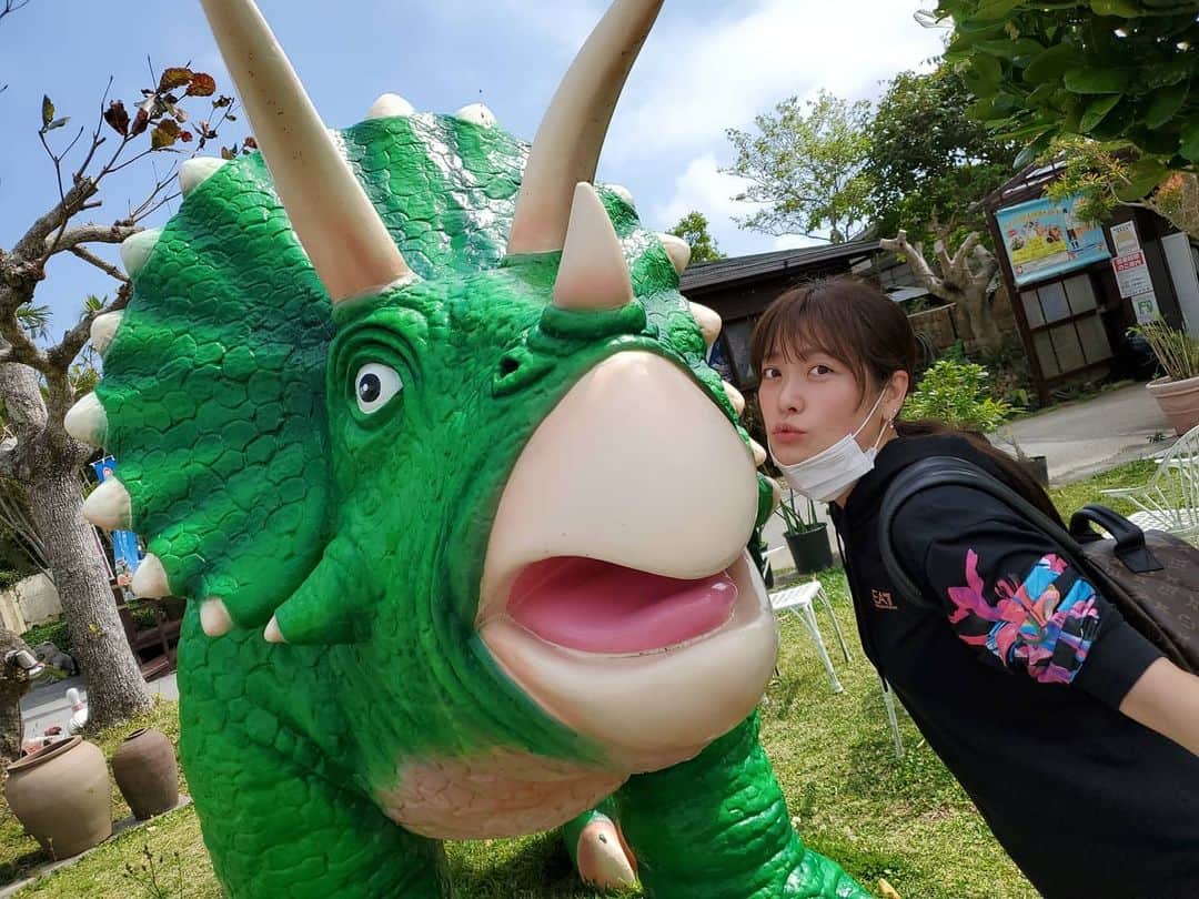 国友愛佳のインスタグラム：「恐竜みつけた♡♡ . . #グラビア #グラビアアイドル #グラビアモデル #国友愛佳 #あいかつん」