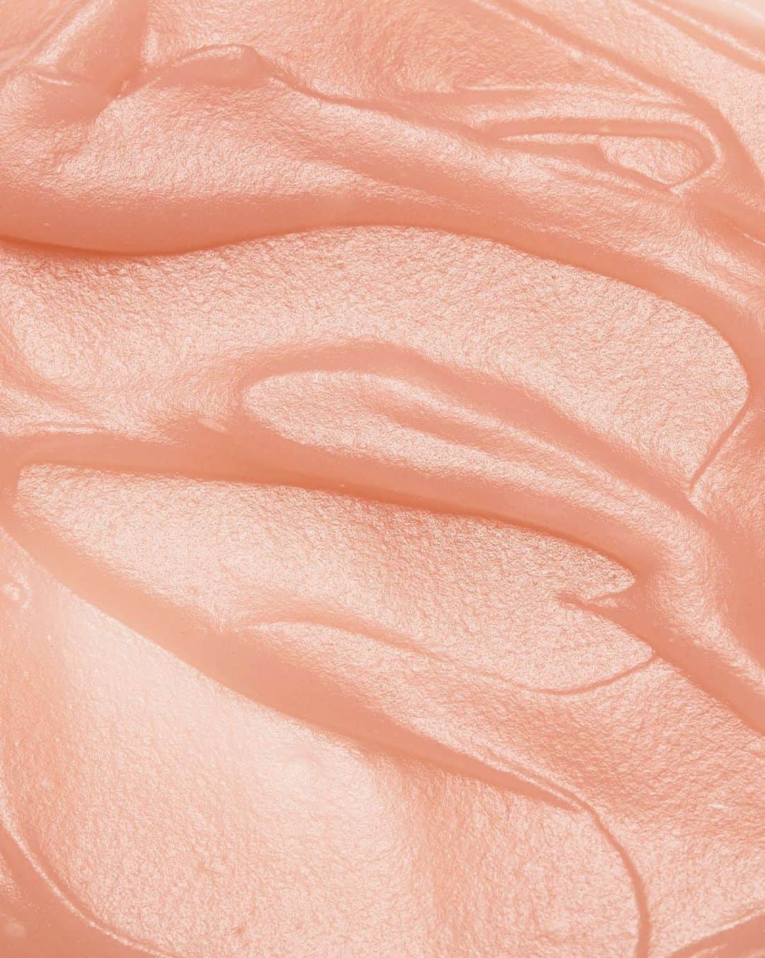 ロクシタンのインスタグラム：「A delicate ingredient with a floral scent. Have you guessed what the ingredient is yet...🌸? #Spring #GuessTheIngredient #Nature #Natural #Beauty #LOccitane」