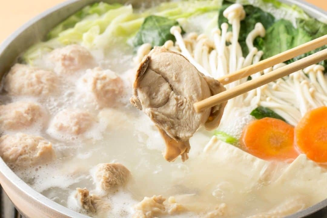 Birthplace of TONKOTSU Ramen "Birthplace of Tonkotsu ramen" Fukuoka, JAPANのインスタグラム：「“Mizutaki” (Japanese chicken hot pot) is a typical dish in the Fukuoka prefecture that warms your body in winter! It is a hot pot dish with vegetables such as cabbage, green onions, and mushrooms added to a cloudy soup made by gently boiling chicken, and savoured with ponzu sauce (citrus sauce) as a dipping sauce. The soup particularly has plenty of collagen, which is perfect for beauty!  ©福岡県観光連盟  #fukuoka_tonkotsu #ilovefukuoka #fukuokalover #fukuoka #fukuokapics #fukuoka_cameraclub #fukuokatrip #fukuokajapan #fukuokatravel #mizutaki #japanesehotpot #hotpot #hotpot🍲  #japanesefoodlover #fukuoka_funfood」