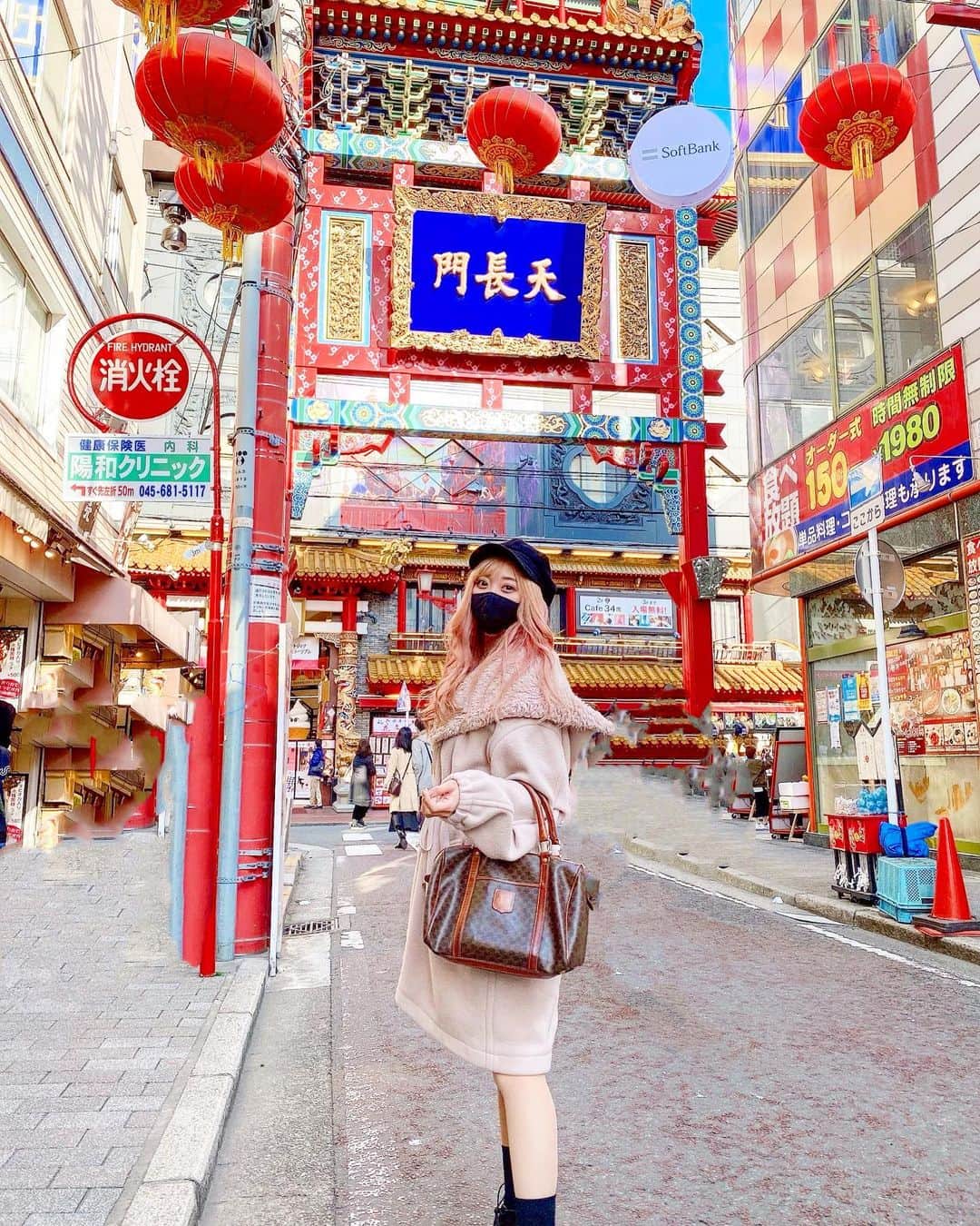 松本ゆんのインスタグラム：「🏰🇨🇳🏰🇨🇳🏰🇨🇳 안녕하세요〜:)♡♡♡ 今日から３月だねっっ🌸🎎🌸 朝からお仕事です💕(｡･ω･｡)  大家好〜!!! 久しぶりすぎる#横浜中華街 🌈💖❤️ 小籠包美味しいよね♡♡♡ 御飯屋さん多くて迷ったぁぁ💫(´⊙ω⊙`) #横浜グルメ #中華街 #chinatown #china #yokohama #japan #japantravel #travel #travelphotography #follow #me #좋아요 #팔로우 #팔로우환영 #맛집탐방 #맛집투어 #오오티디 #여행스타그램 #셀스타그램 #グラビア #グラドル #松本ゆん #春節 #旧正月 #hellowmarch #march」