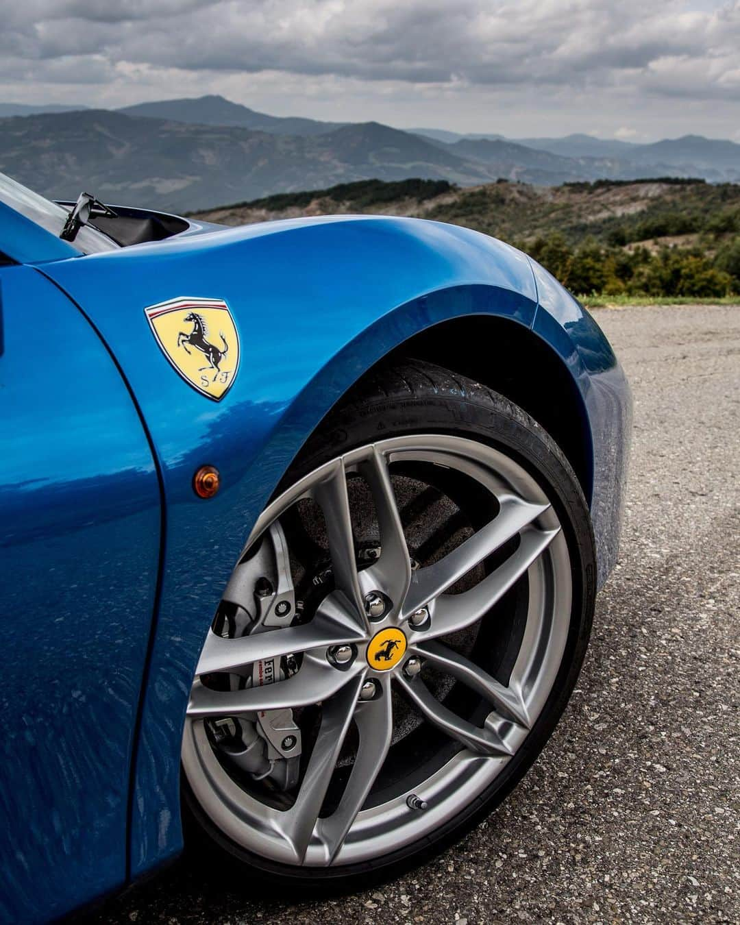 Ferrari APACのインスタグラム：「Excellence as far as the eye can see. #Ferrari488Spider #Ferrari #DreamCar」