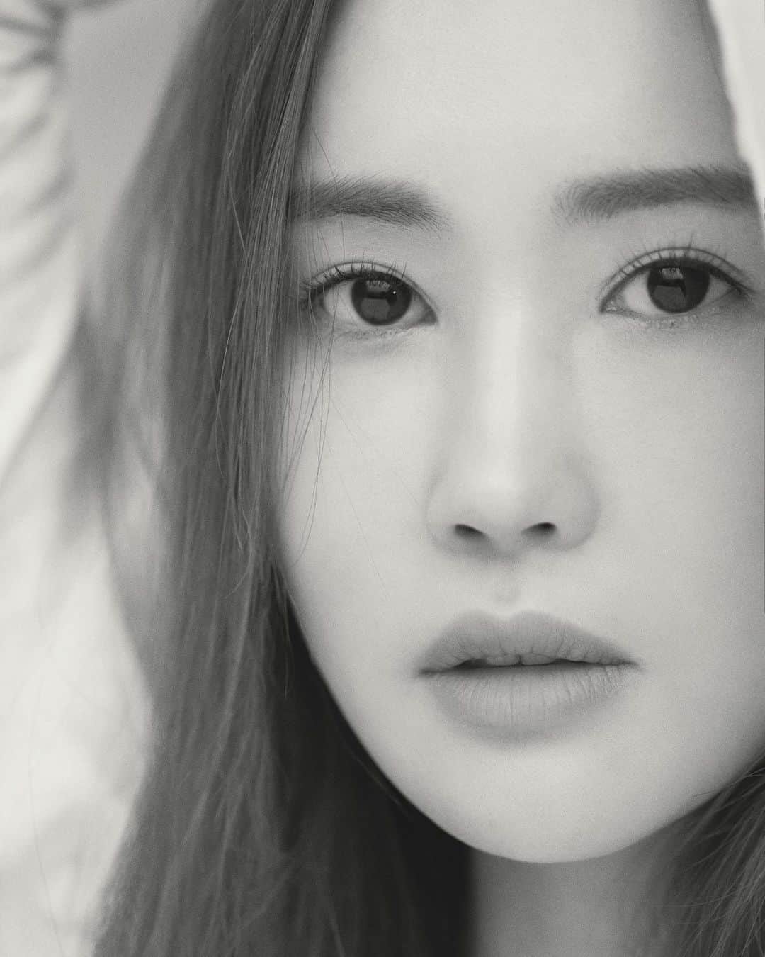 イ・ダヘのインスタグラム：「#분위기있는척」