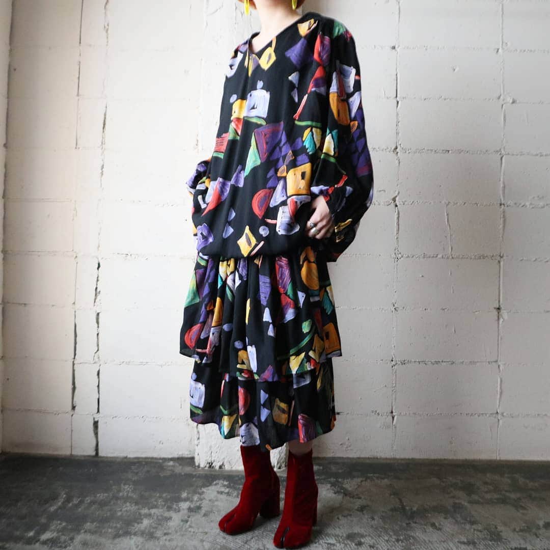 吉祥寺 古着屋 Orfeoさんのインスタグラム写真 - (吉祥寺 古着屋 OrfeoInstagram)「. Pattern Tiered Skirt Dress  #orfeo #kichijoji #tokyo #vintage #used #fashion #coordinate #outfit . . .  お問い合わせはインスタグラムのプロフィール掲載のメールアドレスにお願いいたします。コメント、DMでのお問い合わせは受け付けておりませんのでご了承ください。 ONLINE SHOPの商品も店頭にてご購入頂けます。気になる商品がございましたらスタッフにお声掛けください。 . 新型コロナウィルス感染症予防対策を徹底して営業しております。 ご来店の際はマスク着用、手指消毒にご協力ください。」3月1日 16時12分 - orfeokichijoji