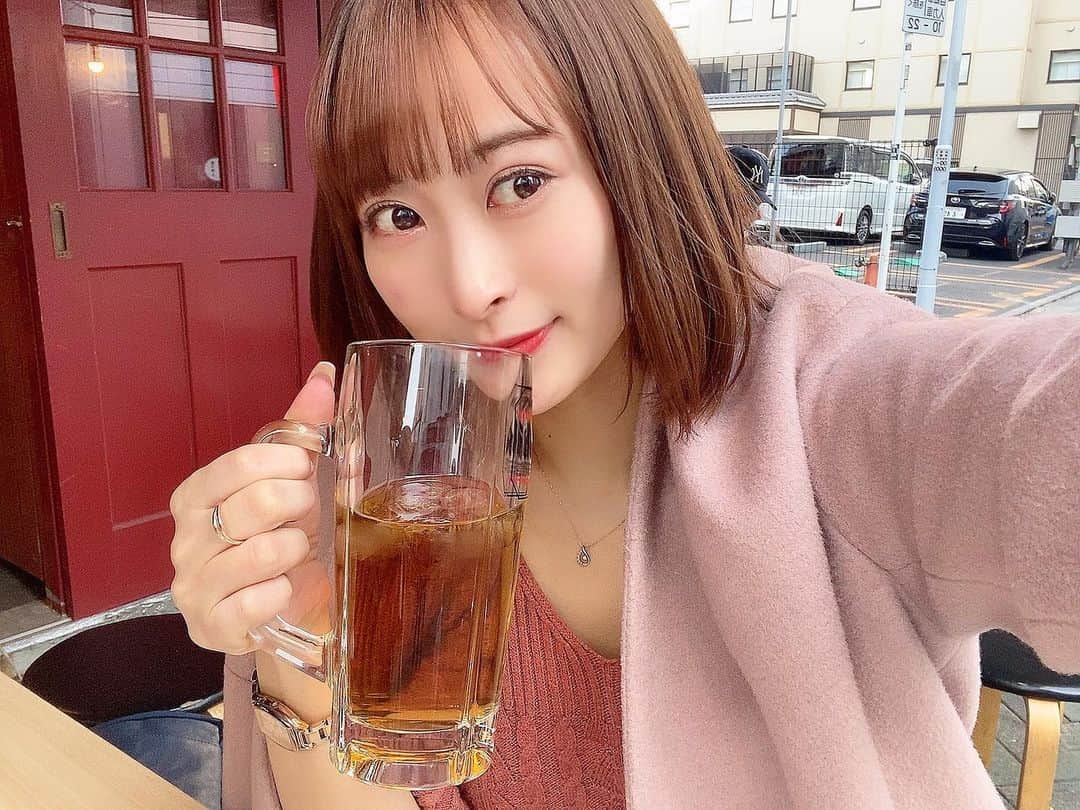 三浦亜莉沙のインスタグラム：「﻿ ▷▷ 𝐌𝐚𝐫𝐜𝐡﻿ ﻿ 今日から3月🎎✨﻿ ﻿ 写真は、この間ご飯食べながら﻿ ちょっと早い時間からお酒飲んだ時の🍺♡﻿ ﻿ ﻿ #3月 #march ﻿ #お出かけ #昼飲み﻿ #楽しかった ❤︎」