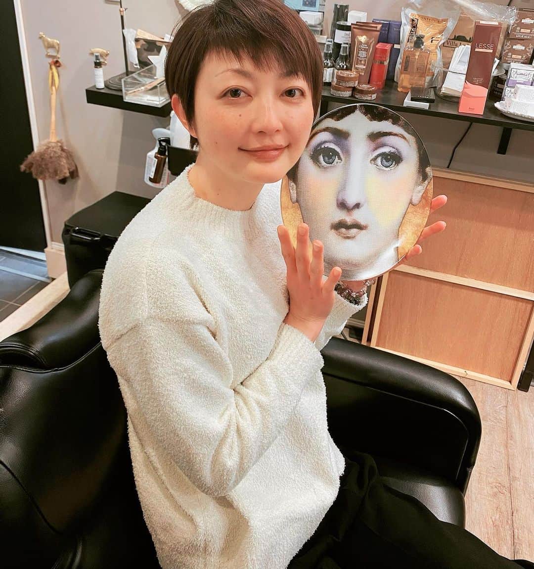 野本かりあのインスタグラム：「本日、3月1日 お誕生日を迎えました🎂 今日はヘアメンテ出来、スッキリサッパリした気分と、幸せな気分です❣️ 今年は、これからの人生を考えつつ より良い日々を送りたいと思います❤️ ＃野本かりあ」