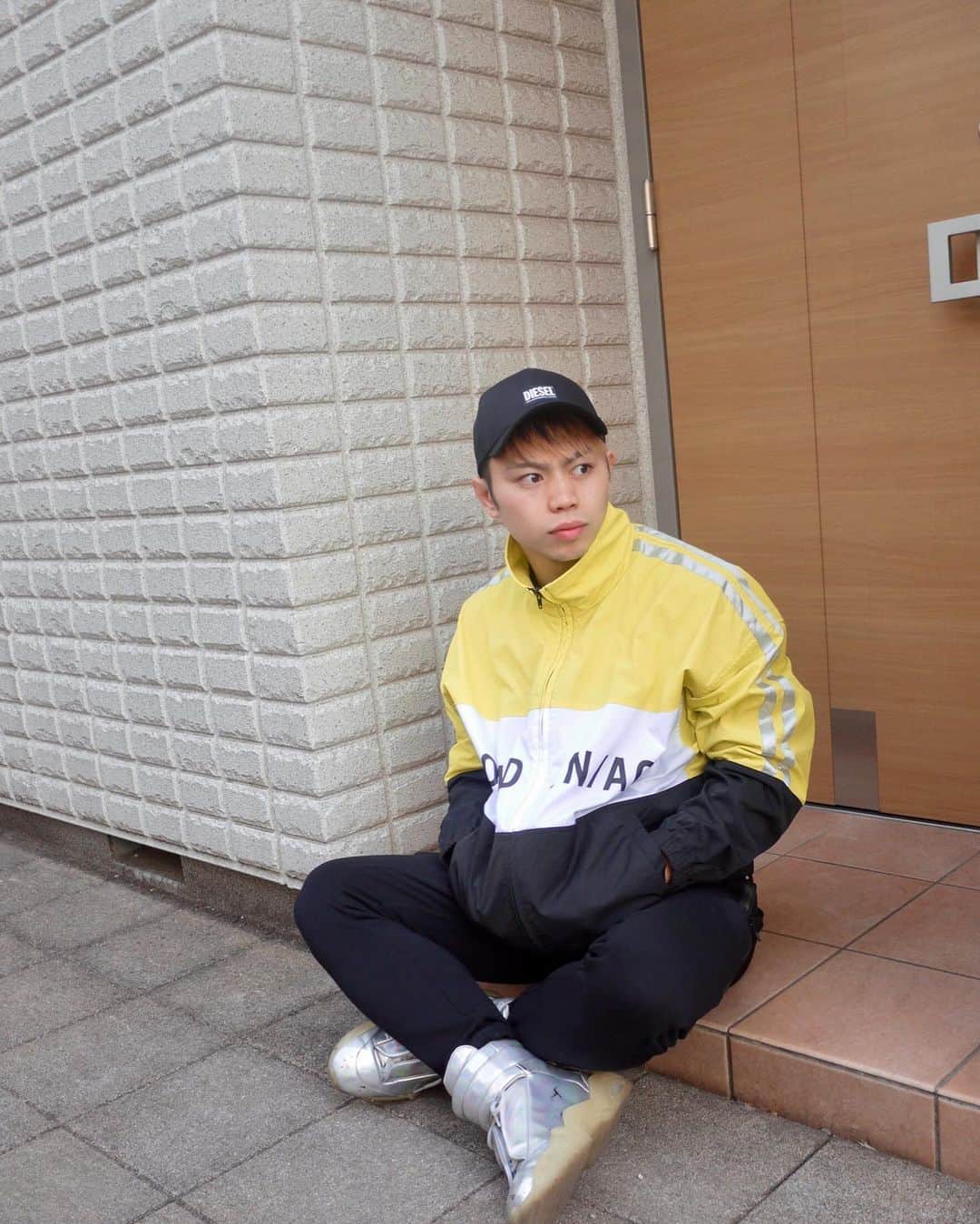 不可思のインスタグラム：「３月になって やっと春っぽくなってきた  Nylon Track jacket @ground_n_ace  #groundnace #ground_n_ace #グランダンエース」