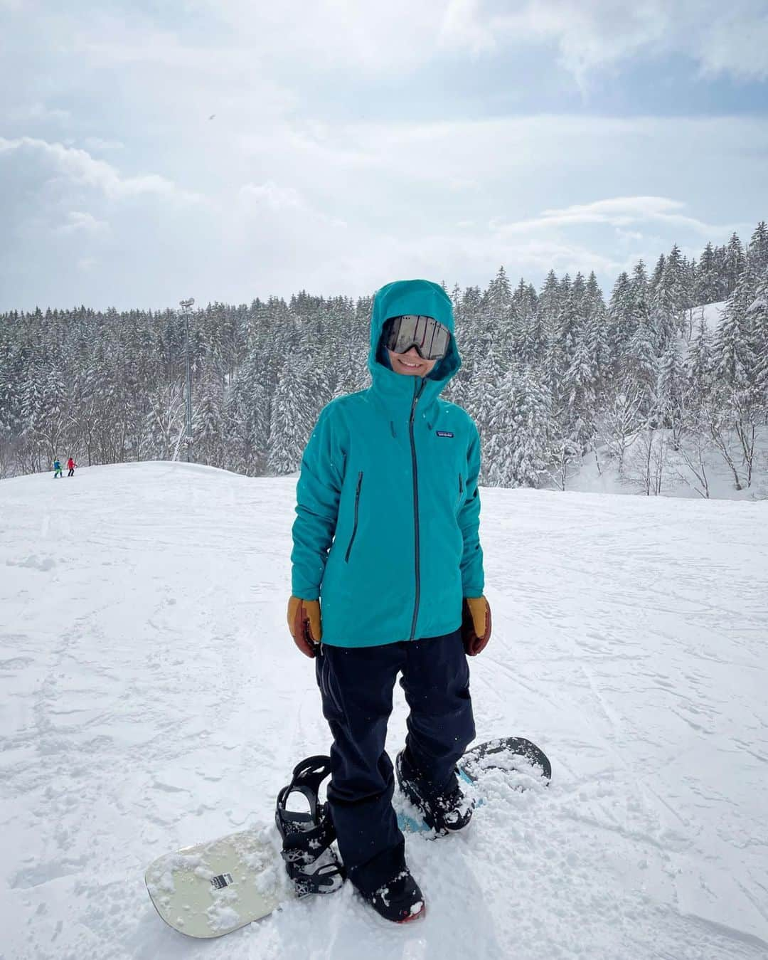 サラ・タミュラさんのインスタグラム写真 - (サラ・タミュラInstagram)「ほぼ初めてのスノーボード🏂  ※自分がここまで滑れるのなんて想像もしなかった☃️…コーチが良かったのかな👦✨  ※映像長いので注意!  ※あくまでもただの初心者の滑りです💦  #Sarahlog #snowboarding #スノーボード #初めてのスノーボード　#北海道」3月1日 16時37分 - sarah.tamura