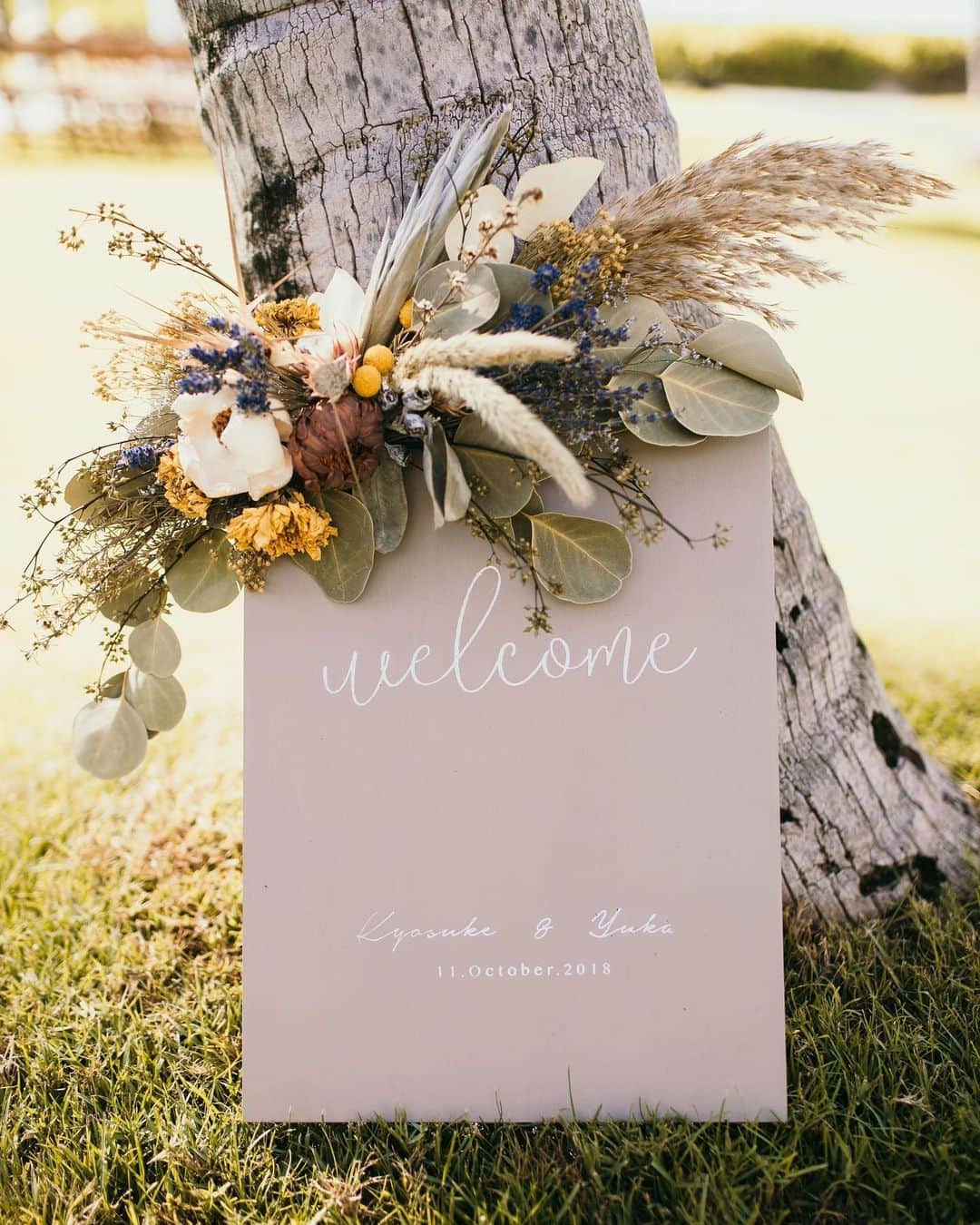 ハワイ挙式のCheersWedding チアーズウェディングのインスタグラム：「ハワイウェディングなら @cheers_wedding﻿ ﻿ ハワイを知り尽くす私たちだからできる豊富なバリエーション﻿ ﻿ ハワイの伝統と文化を大切にする﻿ 「HISTORICAL WEDDING」﻿ ﻿ ハワイらしさを存分に感じられる﻿ 「BOTANICAL WEDDING」﻿ ﻿ まるで映画のワンシーンのような﻿ 「CELEBRITY WEDDING」﻿ ﻿ お手軽によりハワイを身近に感じられる﻿ 「CASUAL WEDDING」﻿ ﻿ おふたりの大切にされたいスタイルを﻿ チアーズウェディングならではの﻿ 豊富なバリエーションでプロデュースいたします。﻿ ﻿ ﻿ ***********************﻿ ﻿ 【HP】﻿ https://www.cheerswedding.jp﻿ ﻿ ☎︎0120-128-828﻿ 平日11:00〜19:00／土日祝10:00〜19:00﻿ ***********************﻿ ﻿ ◆ウェディングパーク海外﻿ チアーズウェディングで検索！﻿ https://foreign.weddingpark.net/agentlist/100063/﻿ ﻿ ﻿ #チアーズウエディング﻿ #ハワイウェディング ﻿ #海外ウェディング﻿ #リゾートウェディング﻿ #ガーデンウェディング﻿ #海外挙式﻿ #ハワイ挙式﻿ #ハワイ婚﻿ #新婚旅行﻿ #ハワイ旅行﻿ #cheerswedding﻿ #hawaiiwedding﻿ #ハワイハネムーン﻿ #ハワイウェディングプロデュース﻿ #日本中のプレ花嫁さんと繋がりたい﻿ #プレ花嫁﻿ #結婚式 ﻿ #花嫁準備﻿ #ブライダル﻿ #hawaiistagram﻿ #ハワイ情報 ﻿ #オアフ島﻿ #結婚式場探し﻿ #ホテルウェディング ﻿ #ウェディングケーキ ﻿ #2021ウェディング﻿ #オリジナルウェディング﻿ #フォーシーズンズフアラライ ﻿ #2021秋婚﻿ #リゾ婚」