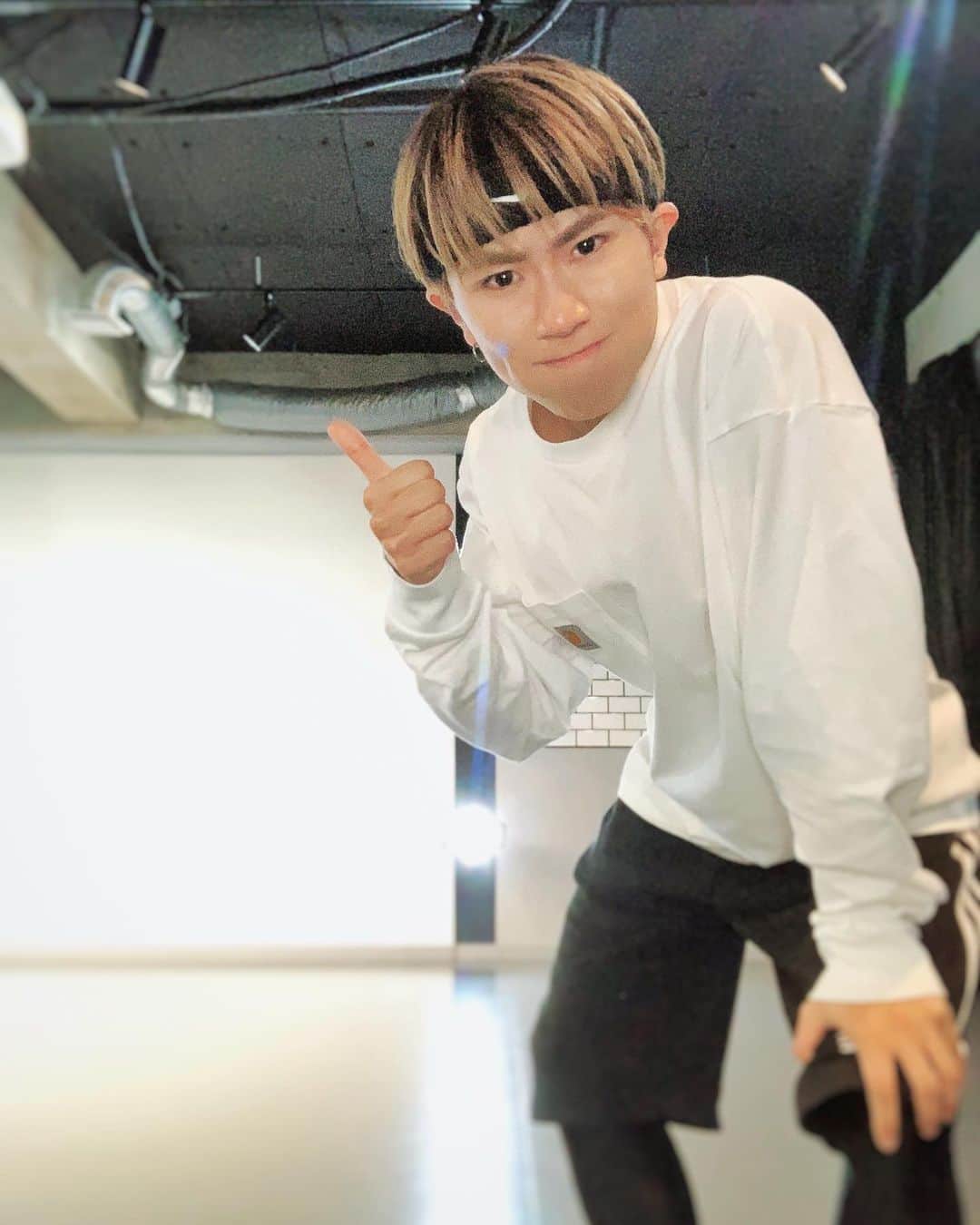 高根正樹のインスタグラム：「. EVERY.LIVEダンス配信vol.2 2時間 10曲ありがとうございました！！ やべぇ…身体バッキバキ… #エブリィライブ #まちゃらいぶ #dance」