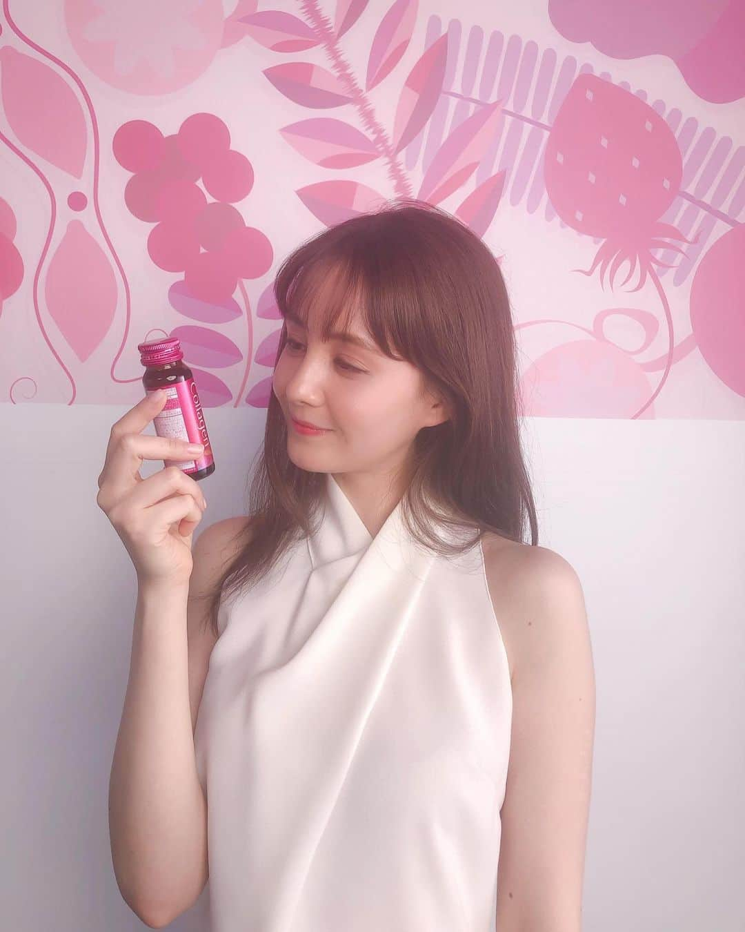 トリンドル玲奈さんのインスタグラム写真 - (トリンドル玲奈Instagram)「オフショット♡  資生堂ザ・コラーゲン(@thecollagen_official )、 飲んでいただけてますか？♡  私はコラーゲンに加えて、毎日出来ることを探していたのですが…🧐  明日から毎日３０分ウォーキングしようと思っています🙋🏻  キレイを目指して…🙆‍♀️✨」3月1日 17時18分 - toritori0123