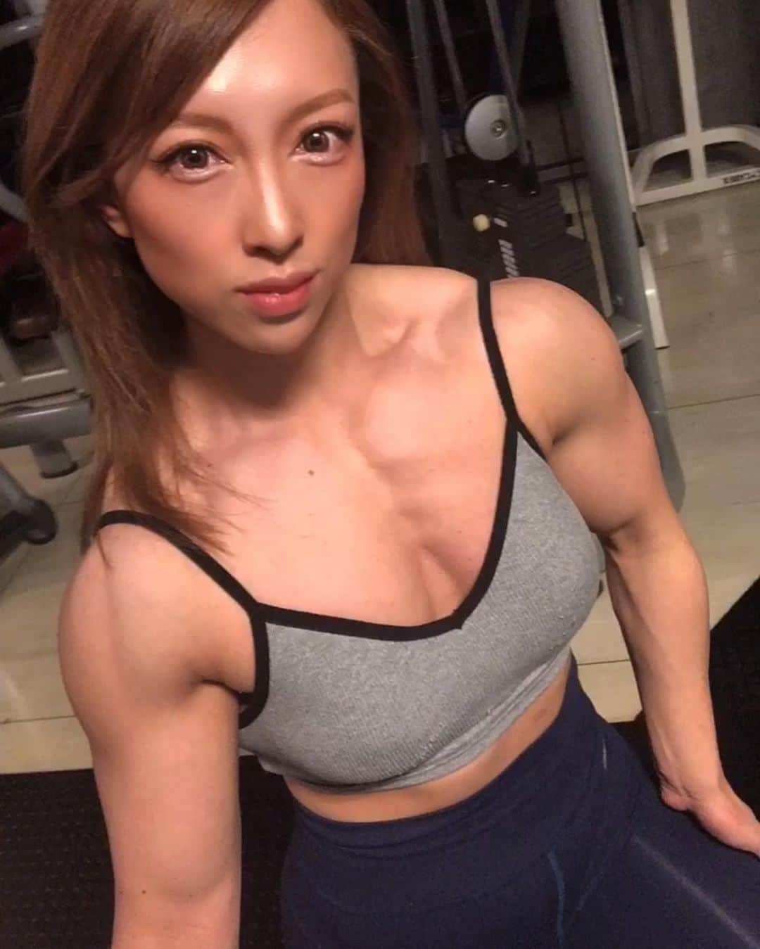 のインスタグラム：「3月の目標｢花粉に負けない体づくり｣ (๑ ᵒ̴̶̷̥́ ^ ᵒ̴̶̷̣̥̀ ๑) 💦💦  #ifbb #ifbbpro #ifbbelitepro  #ifbbfigure  #bodyfitness #fitness #figure  #gym #gymgirl #gymmotivation #training  #trainingmotivation #workout #workoutmotivation #筋トレ #筋トレ女子 #トレーニング #ジム #フィットネス #フィットネス女子 #フィットネスモデル #フィットネスジム #ジム #エフクラス  #f_class #ファインラボ #サプリメント #fatgripz  #ファットグリップ」