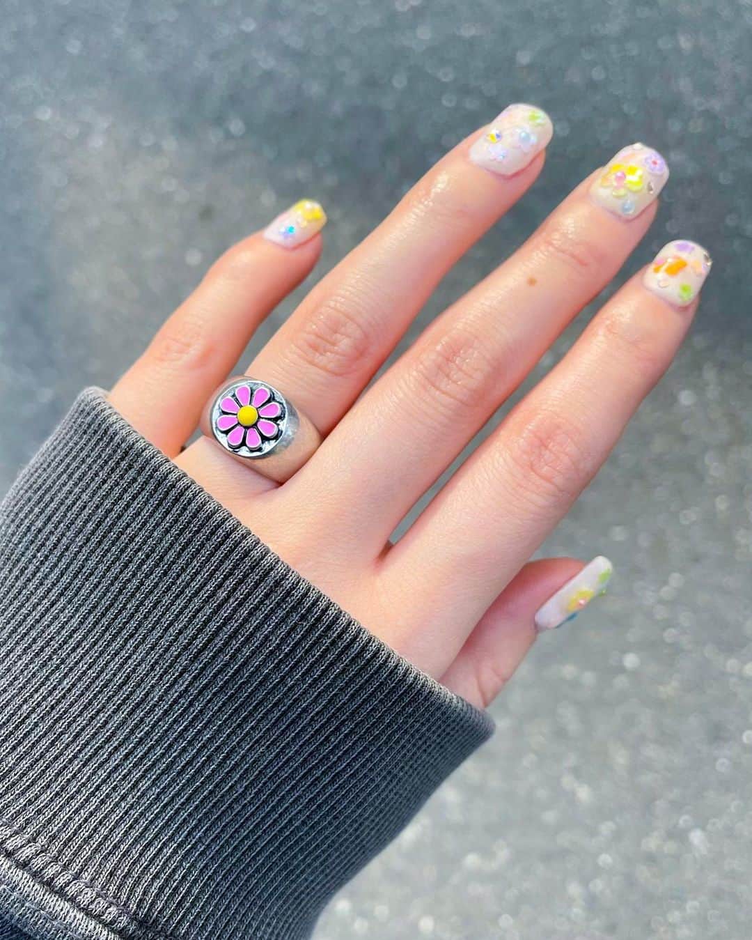 XGIRL_ootdのインスタグラム：「X-girl Recommend Nails  #xgirl_ootd @miiharuka   X-girl UMEDA STAFF ------------------------------ ・ #xgirlnails 💅 ・ ------------------------------」
