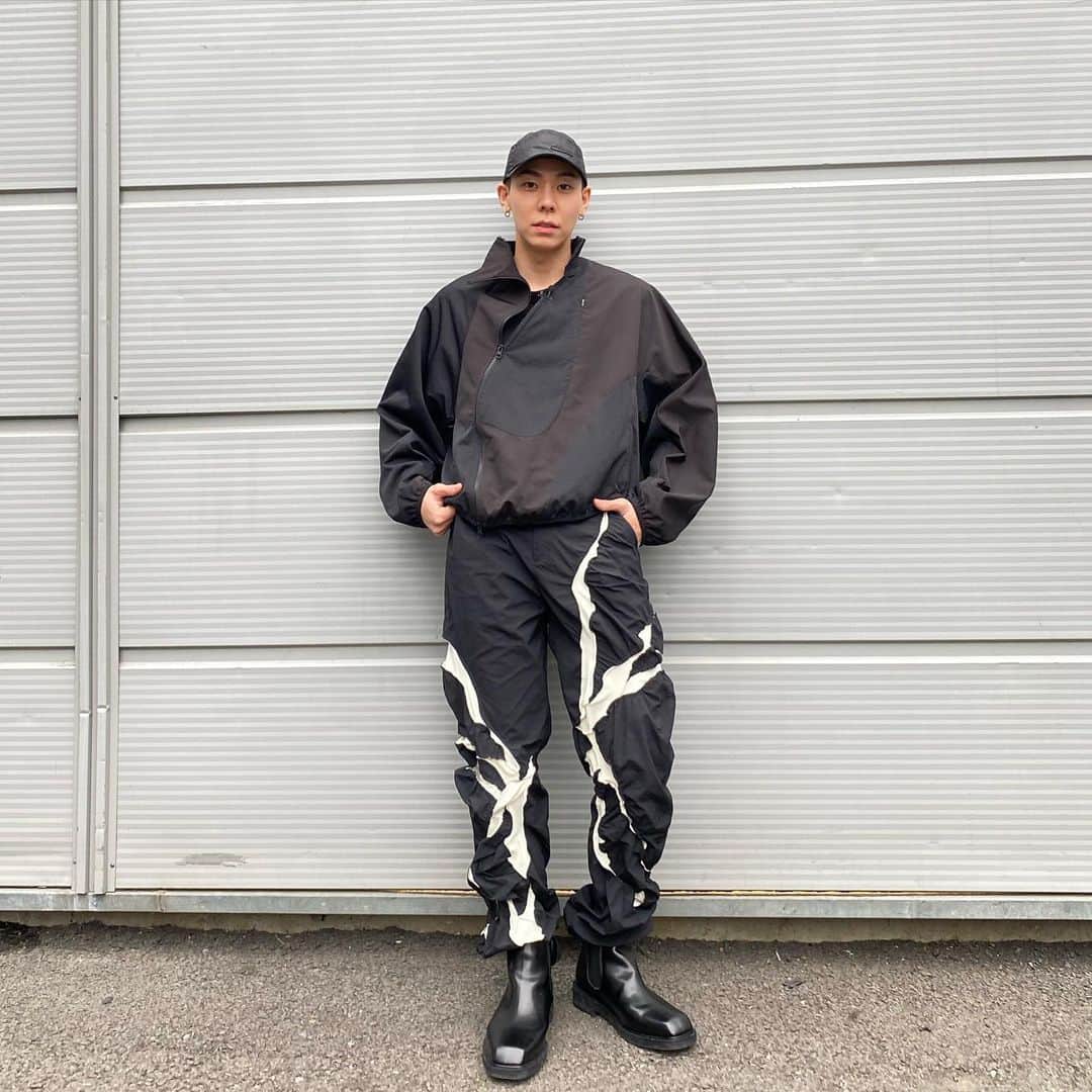 ロコのインスタグラム：「가자~~~」