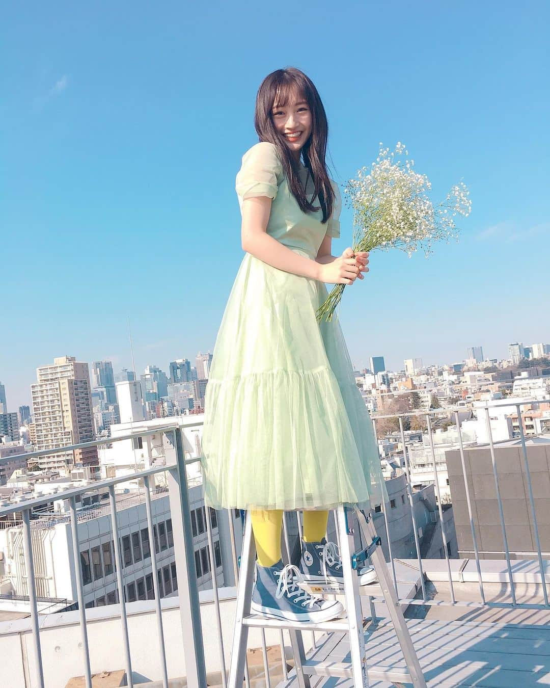 山本彩加さんのインスタグラム写真 - (山本彩加Instagram)「﻿ 本日発売のSeventeen4月号で﻿ Seventeenを卒業します。﻿ ﻿ ﻿ ミスセブンティーン2018のオーディションで選んでいただき、STモとして約2年半活動させていただきました！！﻿ ﻿ アイドルとモデルの見せ方の違いにすごく苦戦したんですが、アドバイスをくださるカメラマンさんがいて、﻿ 私がアイドルだからこそできる企画も考えていただいて。﻿ ﻿ 本当に明るく、優しいスタッフさんに囲まれ﻿ 毎回の撮影がすっごく楽しくて！！！！！！﻿ 撮影に行くのが毎月楽しみでした☺︎﻿ ﻿ ﻿ 本当に大好きな場所です🥺💗﻿ ﻿ ﻿ ﻿ Seventeenをきっかけに知ってくれた子、﻿ 応援してくれた子がたくさんいて、私の活動の幅も広がったし、本当に嬉しかったです！！！！！！﻿ 今まで約2年半ありがとうございました！！！！﻿ ﻿ ﻿ Seventeen大好き！！！！！！﻿ ﻿ #seventeen #卒業 #st #stモ」3月1日 17時46分 - ayaka48_yanyan