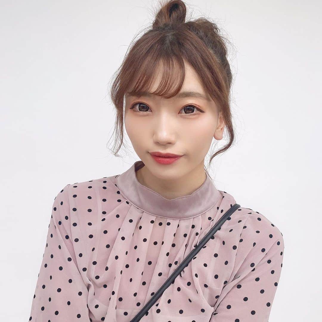石原美沙紀のインスタグラム：「ZOZOスーツではありません。 #GRL プチプラでかわいいなぁ🥰 #instagood #instalike #instafashion #japanesegirl #cute #自撮り #自撮り女子  #ガーリー  #アイドル #地下アイドル #今日のコーデ #ファッション #selfie #followｍe #likeforlikes  #ピンクヘアー #ベージュ #ヘアアレンジ #ヘアスタイル #サロンモデル #salon #salonmodel」