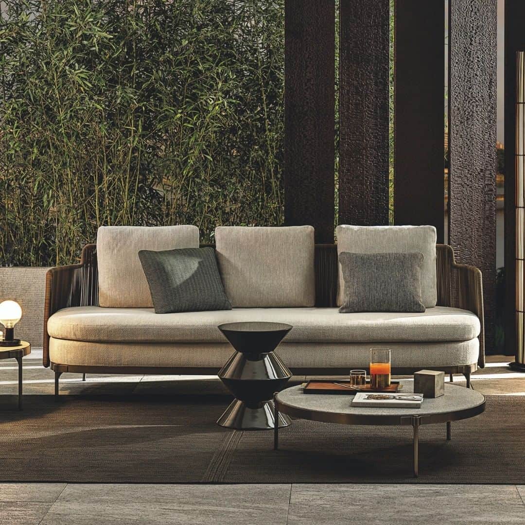 Minotti Londonさんのインスタグラム写真 - (Minotti LondonInstagram)「The Tape Cord Outdoor Sofa gives you every reason to feel at home outdoors. This stylish and comfortable sofa helps you to create a perfectly relaxing place in your garden.  With a distinctive ironic approach, Nendo overturns the traditional idea of the support feet that come out of the body of the seat, placing them externally to the structure.  Explore the Tape Cord Outdoor Sofa by tapping the link in our bio.  #minotti #minottilondon #madeinitaly #furniture #furnituredesign #furniturelondon #furnituredesignlondon #luxuryfurnituredesign #luxuryfurniturelondon #interiordesign #outdoorfurniture #outdoorfurnituredesign #sofa #outdoorsofa #outdoorsofaset #mondayfunday #décoration #interiordecorating #outdoordesign #homesweethome」3月1日 18時00分 - minottilondon