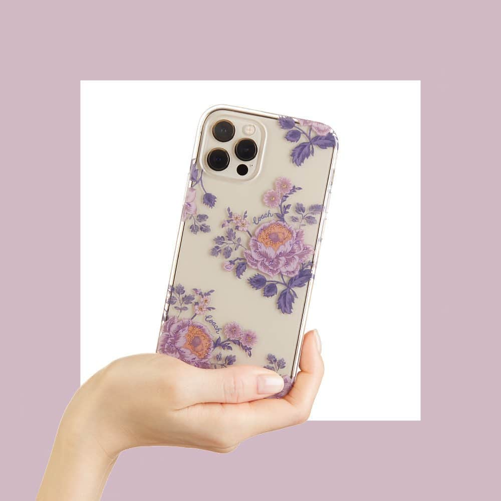 caseplayのインスタグラム：「・  ＼FOXSTOREでは【COACH 】／ のiPhoneケースを取り扱っております  -------------------  【 COACH 】 Protective Case for iPhone  華やかなフラワーデザインの 12シリーズケースがCOACHから登場しております  COACHといえばシグネチャー柄が有名ですが フラワーデザインも人気です  透明のケースなので、 iPhone自体の色が透けてかわいらしいですね 軽量ですが、耐衝撃性を備えているので安心◎  ワイヤレス充電対応商品です。 カラーは3色展開でご用意しています。  〇詳細はトップページリンクより 公式ONLINE SHOPでご覧ください  〇REAL STOREにもお取り扱いございます ※店舗によって一部お取り扱いが無い場合も ございますので、実物をご覧になりたい際は 店舗にお問合せの上、ご来店くださいませ  --------------------  【対応機種】  ・iPhone 12/12 Pro ・iPhone 12 mini ・iPhone 12 Pro Max  【カラー】  ・Moody Floral→画像のカラーです ・Floral Melon Glitter Accents ・Desert Tulip Black  --------------------  その他のiPhone 12 シリーズ対応のケースも 多数ございますので、 是非【公式ONLINE SHOP】 または【REAL STORE】にて チェックしてみてください  #COACH #コーチ#iphonecase #iphoneケース #iphoneカバー #iphoneカバー #スマホケース #アイフォンケース #携帯ケース #スマホカバー #iphone12ケース#iphone12proケース #iphone12miniケース」