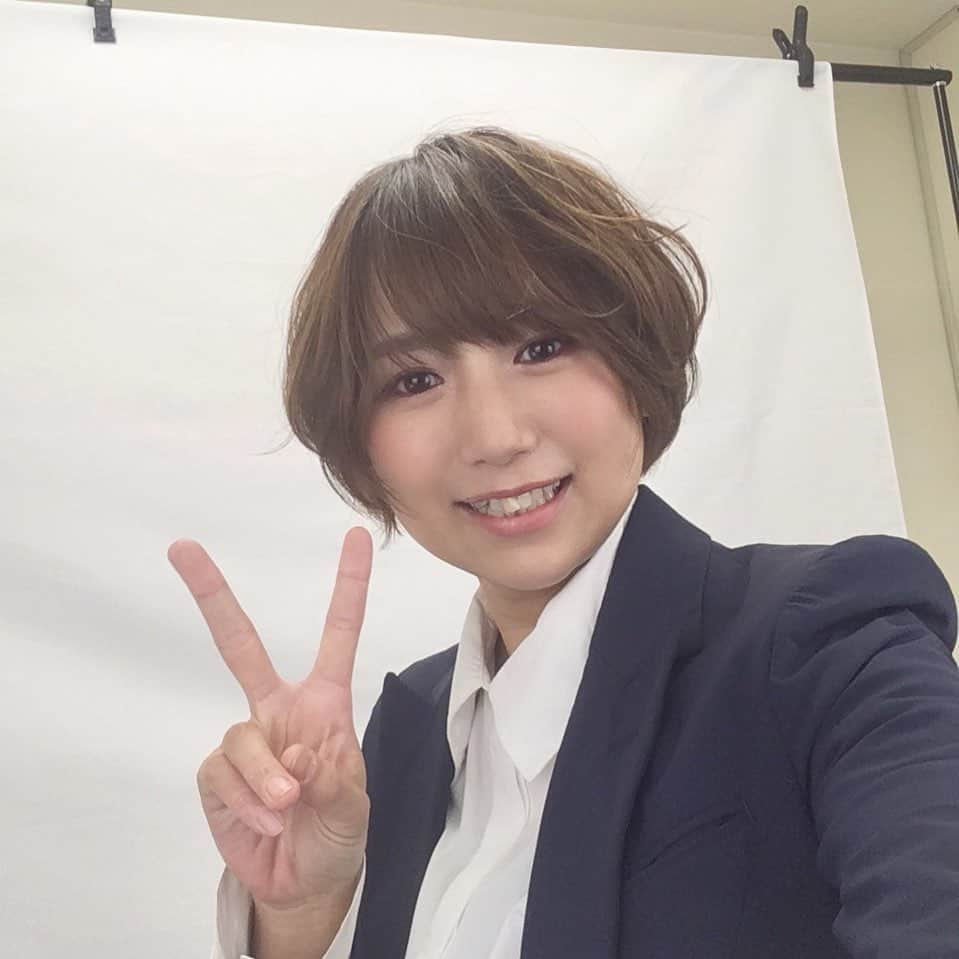 Julie Wataiのインスタグラム：「スーツ着た‼️」