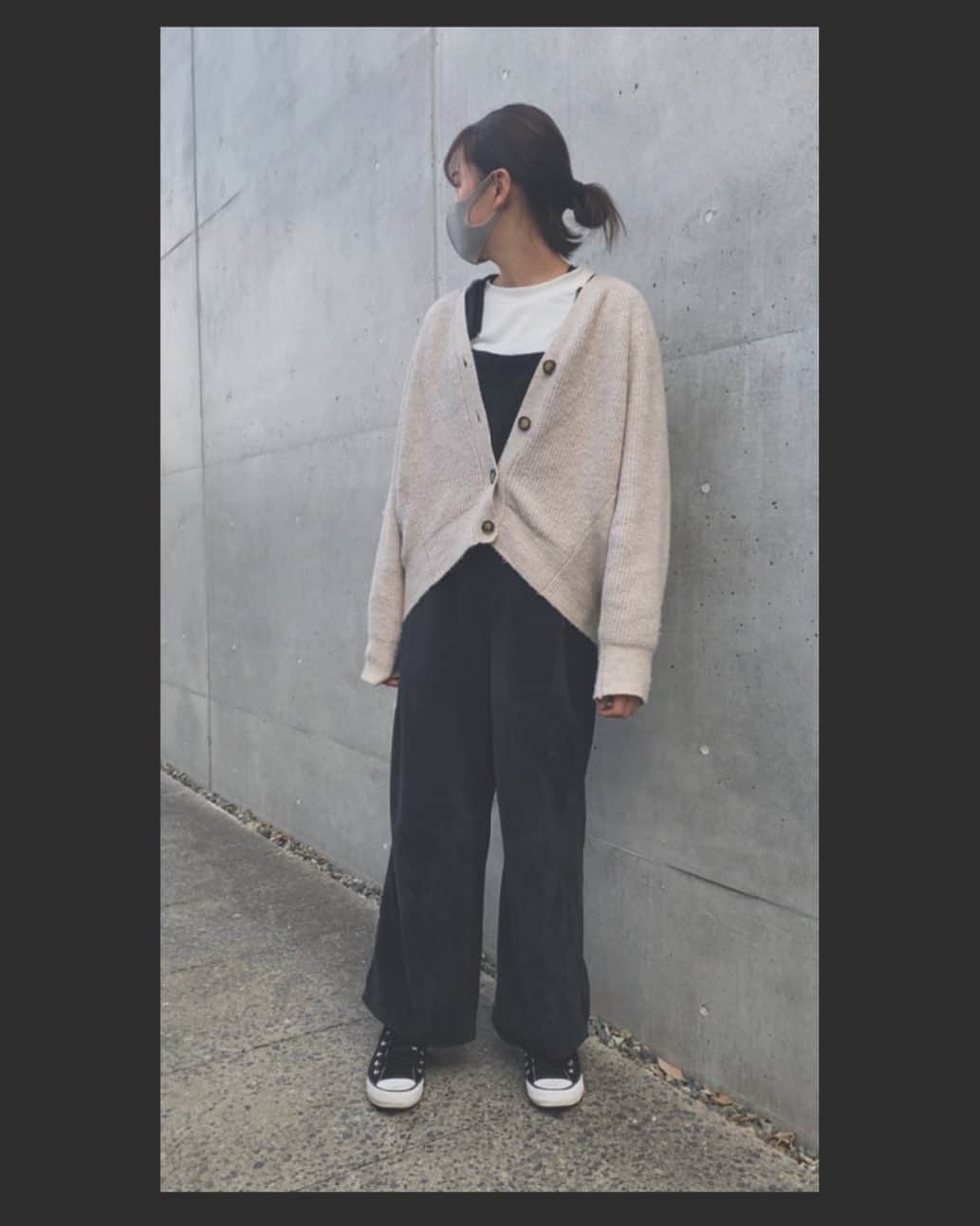 福本茜さんのインスタグラム写真 - (福本茜Instagram)「🤍 ・ ゆったりコーデ tops→GORGE・・GU overalls→GORGE Sneaker→CONVERSE #あかねんこーで」3月1日 18時21分 - sharetv_sgm