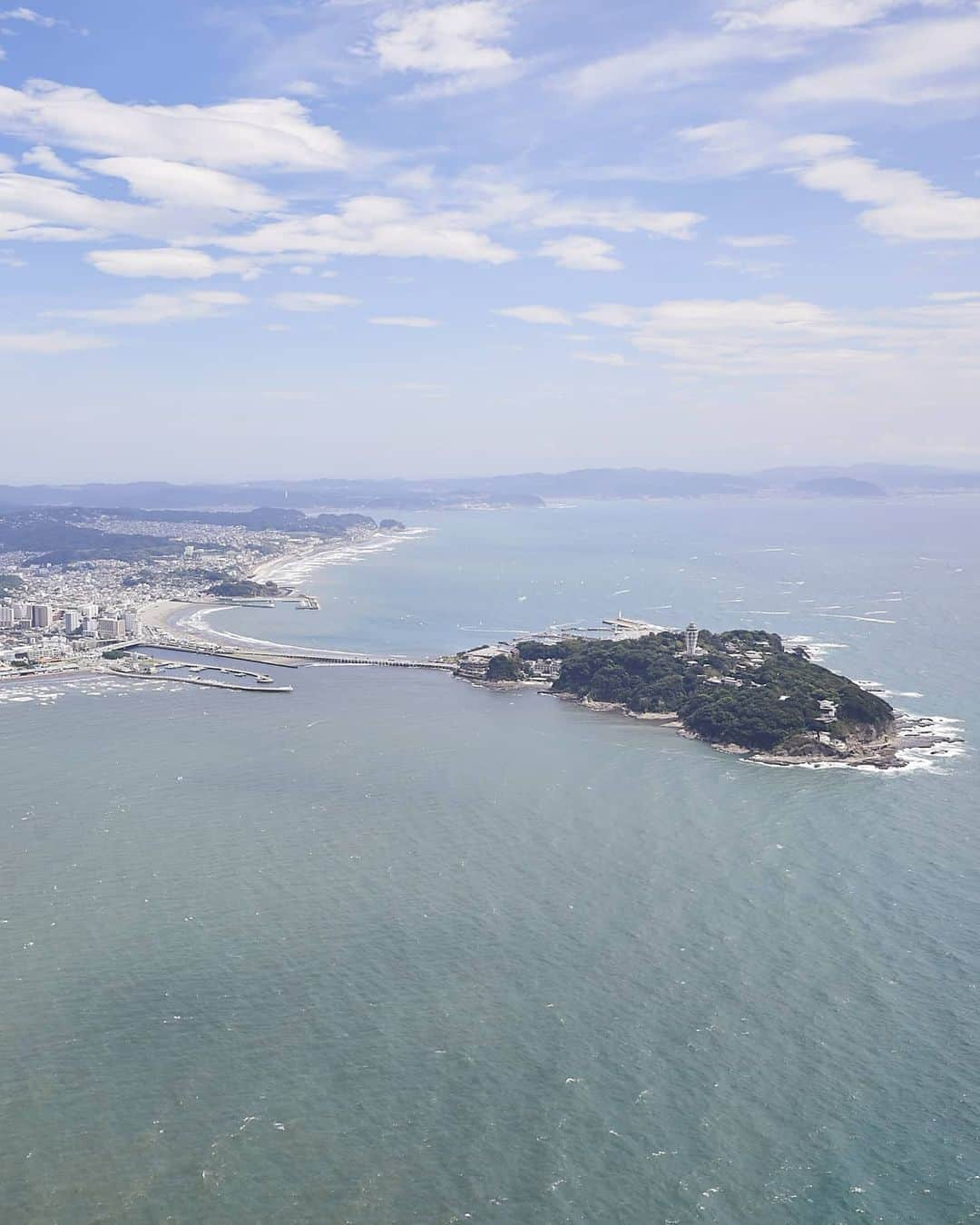 2020年東京オリンピックさんのインスタグラム写真 - (2020年東京オリンピックInstagram)「Enoshima Yacht Harbour ⛵  Did you know that the Enoshima Yacht Harbour is located in Fujisawa City, Kanagawa Prefecture and was constructed for use at the 1964 Games, making it yet another 1964 Olympic legacy venue.   This venue is Japan's first ever harbour capable of hosting water sport competitions and will return at #Tokyo2020 to host sailing. 🇯🇵  Enjoy #Tokyo2020 From Above! 🚁  #UnitedByEmotion 🌏  📷 Photo by Tokyo 2020 / Shugo TAKEMI」3月1日 18時49分 - tokyo2020