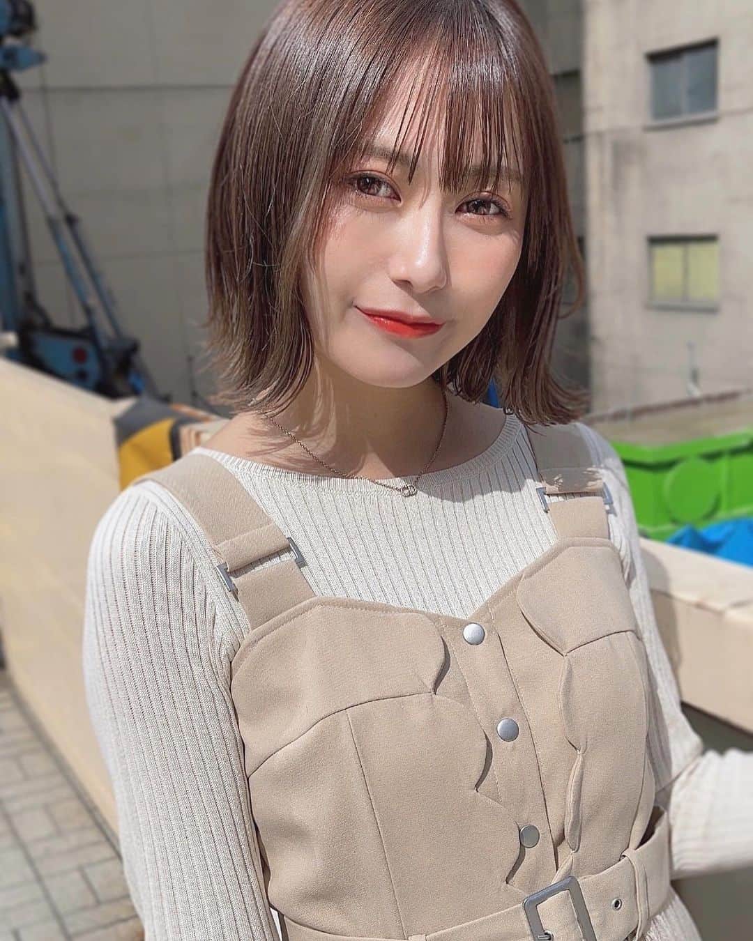 後藤佑紀のインスタグラム：「. 少し髪切って撮影したよ💇‍♀️ . . #美容院 #カット #カラー #長めボブ #ボブ #シースルーバンク #sandginza  #ヘアメイク #サロモ #モデル #ポトレ #被写体 #作品撮り #作品撮りモデル #韓国ファッション #좋아요환영 #팔로미 #아웃핏 #패션 #きりとりせかい #イエベメイク #ricafrosh #多幸感 #レースクイーン #イベントコンパニオン #オレンジメイク #时尚 #搭配 #模型 #romand」