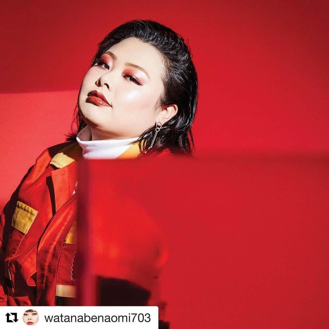 インスタグラムランキングのインスタグラム：「#渡辺直美 #Repost @watanabenaomi703 with @get_repost ・・・ ご報告です。﻿ この度4月からアメリカを拠点に﻿ 活動することが決まりました！﻿ ﻿ 今までも海外のお仕事は頂いておりましたが、﻿本格的に2年前からアメリカや日本で﻿ 海外に向けて準備してきました！ ﻿ ありがたいことに﻿ この度アメリカのエージェント会社2社と﻿ 契約いたしまして、本格的に海外でのエンターテイメント活動が始まることになりました！﻿ ﻿ エンターテイメント全般のエージェントICMと﻿ モデルエージェントIMGの2社にお世話になります！﻿ 引き続きマネージメントは、吉本興業です。﻿ ﻿ とはいえ、、、﻿ 頂いたチャンスを自分でしっかり掴まなくては意味がないのでしっかり頑張りたいと思います！﻿ ﻿ ゼロからの挑戦ですが行ってきます！﻿ ﻿ 本当は日本と海外のお仕事を半分半分にしたかったんですが、今の時期、頻繁に行き来出来するのは危ないので、エージェント契約をキッカケに、アメリカに移住する事を決めました！﻿ ﻿ 沢山お世話になりました日本のレギュラーやTV番組は3月いっぱいで一度卒業します。﻿ 本当に本当にお世話になりました。﻿ ﻿ でも全く日本での活動を無くすわけではなく、﻿ アメリカを拠点に日本を含め色々なお仕事を、幅広く出来たら良いなと思っております。﻿ ﻿ ちなみに期間は決めておりません！﻿ なんにもなく5年すぎる可能性もあります！﻿ その時は笑って下さい🤣﻿ ﻿ 引き続きインスタやYouTubeでは発信していきますので是非フォローお願いします😊✨﻿ ちなみにこちらの写真は、 ニューヨークで雑誌の撮影した時の写真です！ 大好きな写真！超盛れてるから🤣 ﻿ 皆様のおかげで色々な事に挑戦できております…。﻿ いつも応援してくださり﻿ 本当にありがとうございます！！﻿ まじで色んな世界を見させてくれて 本当に感謝しかありません。 ﻿ 皆様が超楽しめる様な最強のエンターテイナーになれるように、お勉強してきます😉﻿ ﻿ これからも引き続きよろしくお願いします🙏  愛してるにょ」