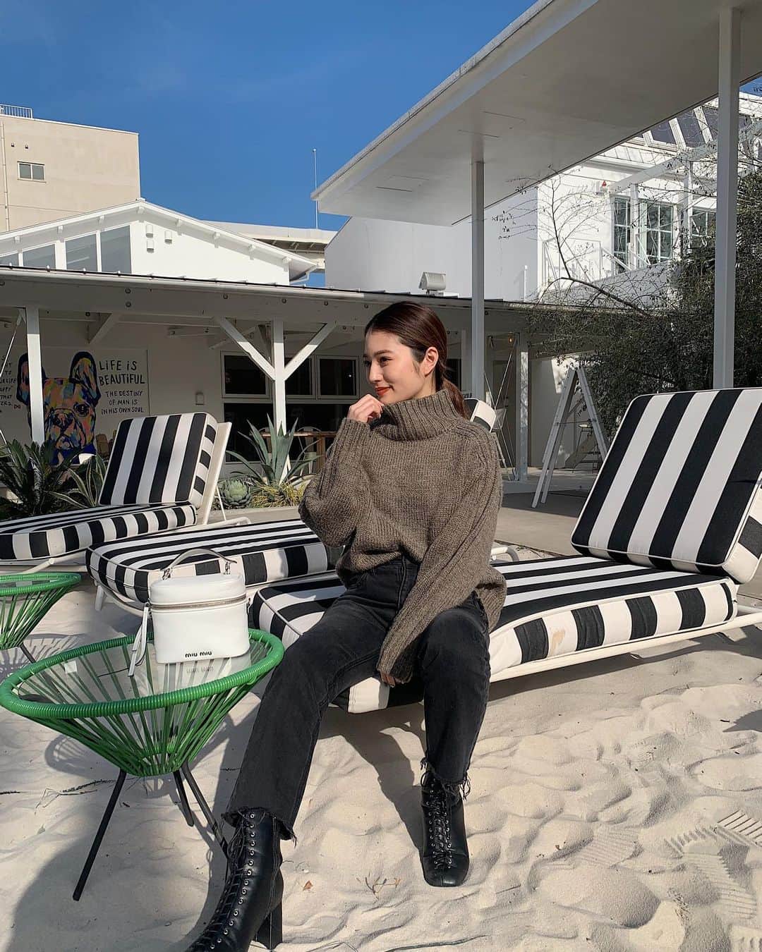 浪花ほのかのインスタグラム：「ハイネックニットがお気に入りです、、、♡♡♡  #ハイネックニット」