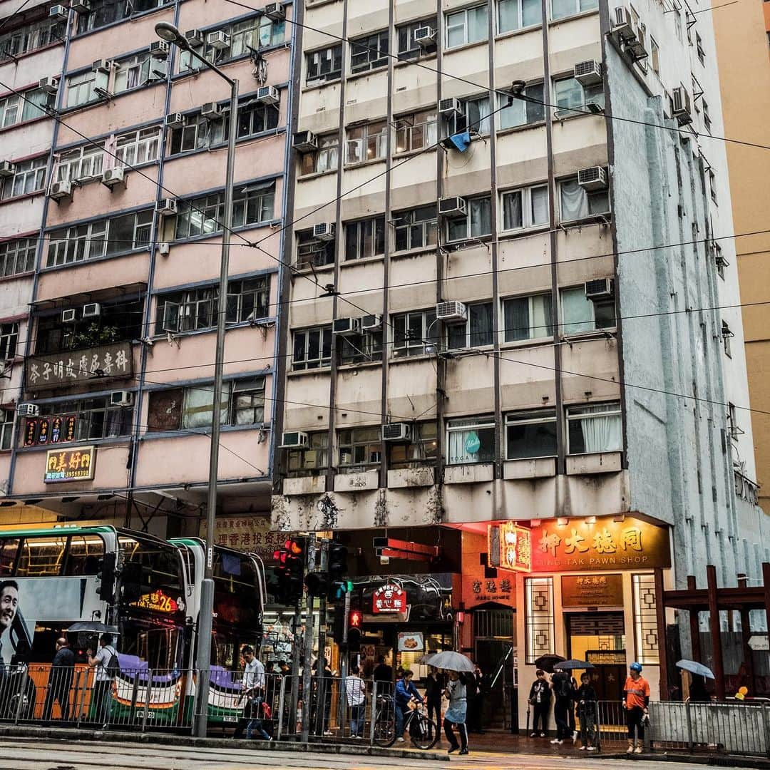 HereNowさんのインスタグラム写真 - (HereNowInstagram)「14 story multipurpose building and hub for Hong Kong’s art scene  📍：Foo Tak Building（Hongkong）  "The Foo Tak Building is not your typical multi-floor art complex. Thanks to independent management, it is a hub for art and the culture scene of Hong Kong. The laid back atmosphere makes you feel as if you’re in a friend’s home." Designer, Martin Fung   #herenowcity #herenowhongkong #discoverhongkong #igershk #unlimitedhongkong #insidehongkong #discoverhk #香港 #hkig #utravelhk #topcitybiteshk #hkfood #hkiger #hongkonginsta #wonderfulplaces #beautifuldestinations #travelholic #travelawesome #traveladdict #igtravel #livefolk #instapassport」3月1日 18時57分 - herenowcity