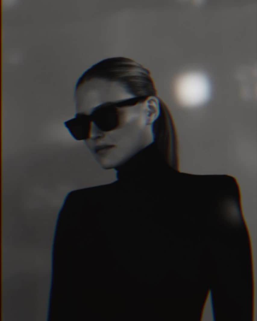 バー・ラファエリのインスタグラム：「@carolinalemkeberlin.il coming soon」
