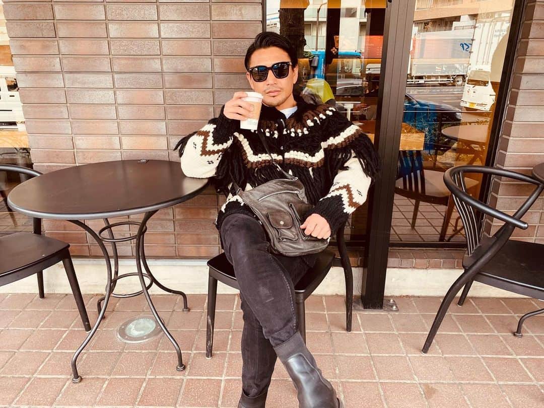 魔裟斗さんのインスタグラム写真 - (魔裟斗Instagram)「子供の送迎の間はコーヒー飲んでスマホで時間潰します！ 幸せだな！ #魔裟斗」3月1日 18時59分 - masato.official