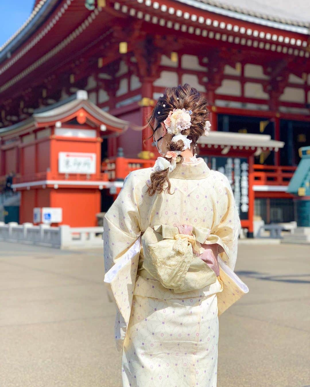 Kanaさんのインスタグラム写真 - (KanaInstagram)「ㅤ ㅤ 私が着た着物はこんなかんじ👘🤍 ㅤ ㅤ ちょっと甘めな春色着物🌸 たまには甘めもいいねぇ可愛いねぇ🥺💖 ㅤ もこもこバッグもVillageのだよ👼🏻 あやかなお揃いで持ったんだけど 可愛くて2人のお気に入りです👜☁️💓 ㅤ ㅤ ㅤ ㅤ ㅤ ㅤ ㅤ #ヴィレッジ #浅草観光 #浅草着物レンタル #着物 #着物コーディネート #アンティーク着物 #リボンヘアアレンジ #着物ヘアアレンジ #ヘアアレンジ #浅草寺 #浅草 #マスク女子 #villagetokyo #kimono #asakusa」3月1日 20時57分 - kalnnas2