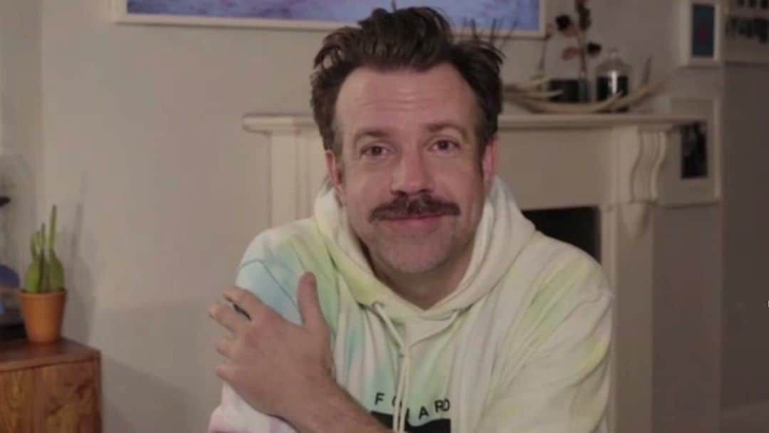 E! Onlineさんのインスタグラム写真 - (E! OnlineInstagram)「Jason Sudeikis accepted his #GoldenGlobe while wearing a hoodie—but do you know the sweet story behind it? Link in bio for his answer even Ted Lasso would approve of. (📷: NBC)」3月1日 21時00分 - enews