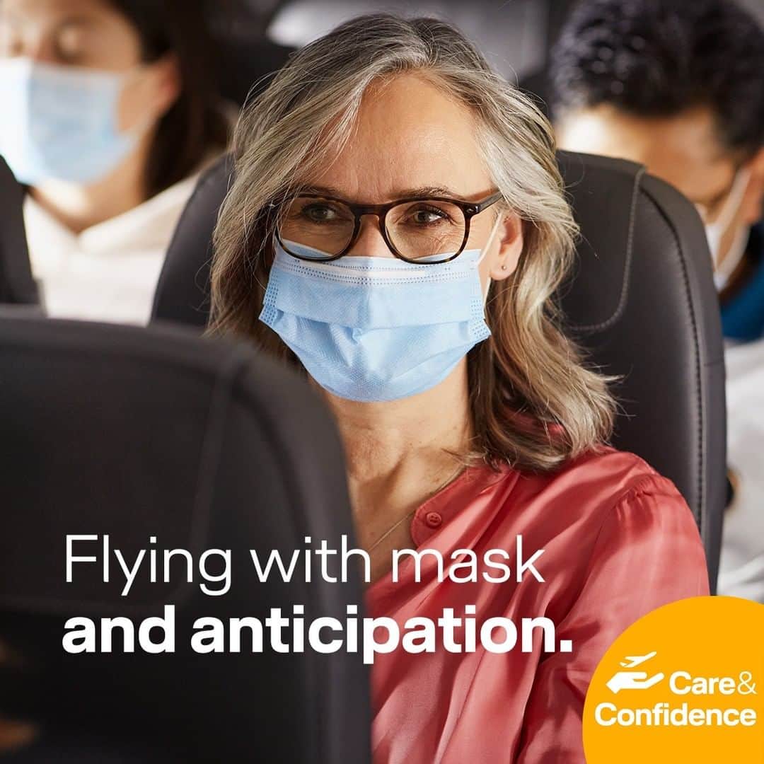 ルフトハンザのインスタグラム：「Feel comfortable on board with us even with a medical mouth-nose covering. #Lufthansa」