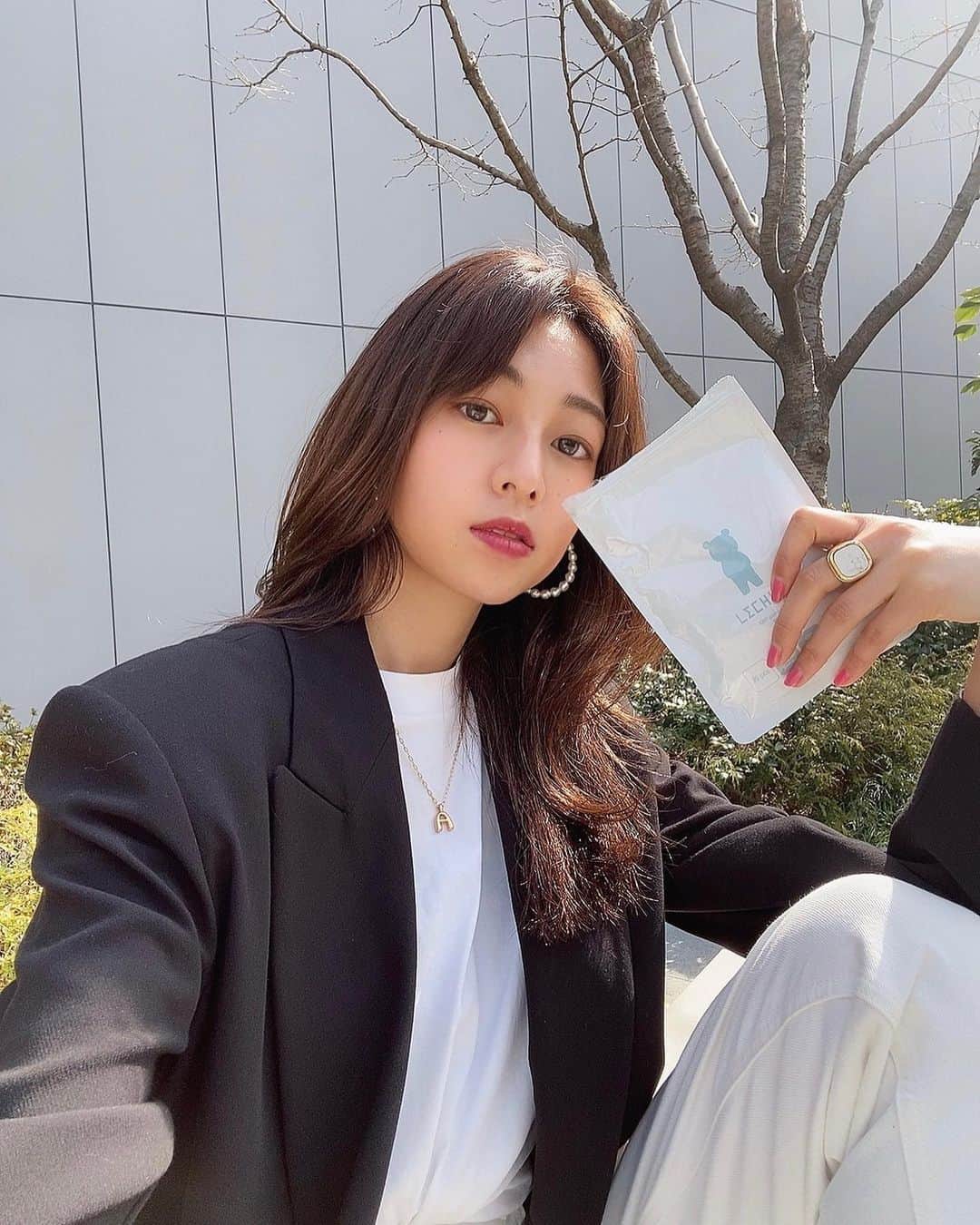 AYASAのインスタグラム：「レチルグミ🧸 良質なCBDに特化したヘルスケアブランド  @cbd_lechill さんのCBDグミ！ ヨーロッパでも流行ってるみたい🌱 ・ "CBD"ってストレス緩和とかリラックス効果が期待出来るんだって！ うちも知らなかった🤭 ・ うちはストレスあまり感じない鈍感だから リラックスしたい時に夜に食べてます🍇笑　 ・ 今だとお得な半額キャンペーン中✔︎ 【LECHILLDEBUT2021】 ——  #cbd #cbdgummies #cbdグミ  #lechill #レチル #cbdfood #cbdhealth #ヘルスケア #リラックス#リラックスタイム #リラックスグッツ#グミ好き#フルーツ #リセットタイム」